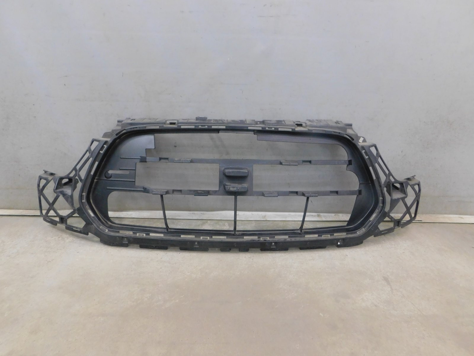 Кронштейн переднего бампера Ford Transit 2014>