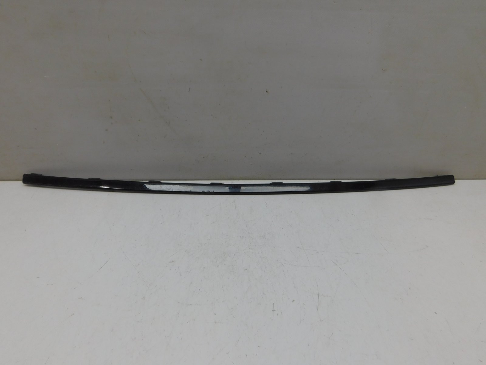 Молдинг заднего бампера Volkswagen Polo Sedan 2011-2020