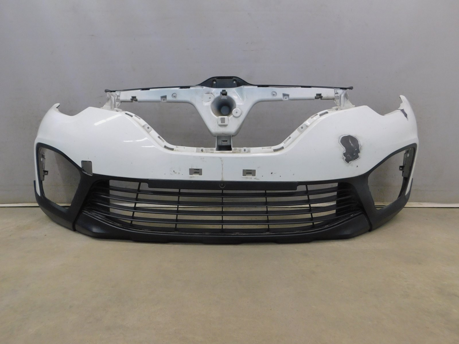 Бампер передний Renault Kaptur 2016>