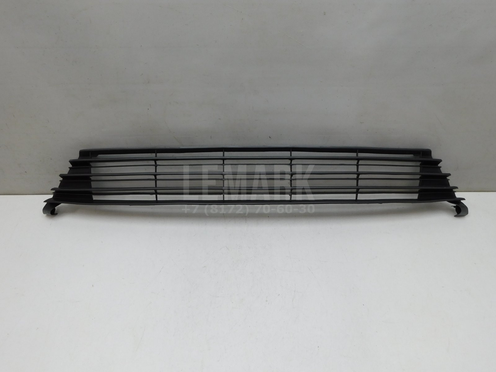 Решетка в бампер центральная Toyota Corolla E18 2013-2018 Toyota 5311202690