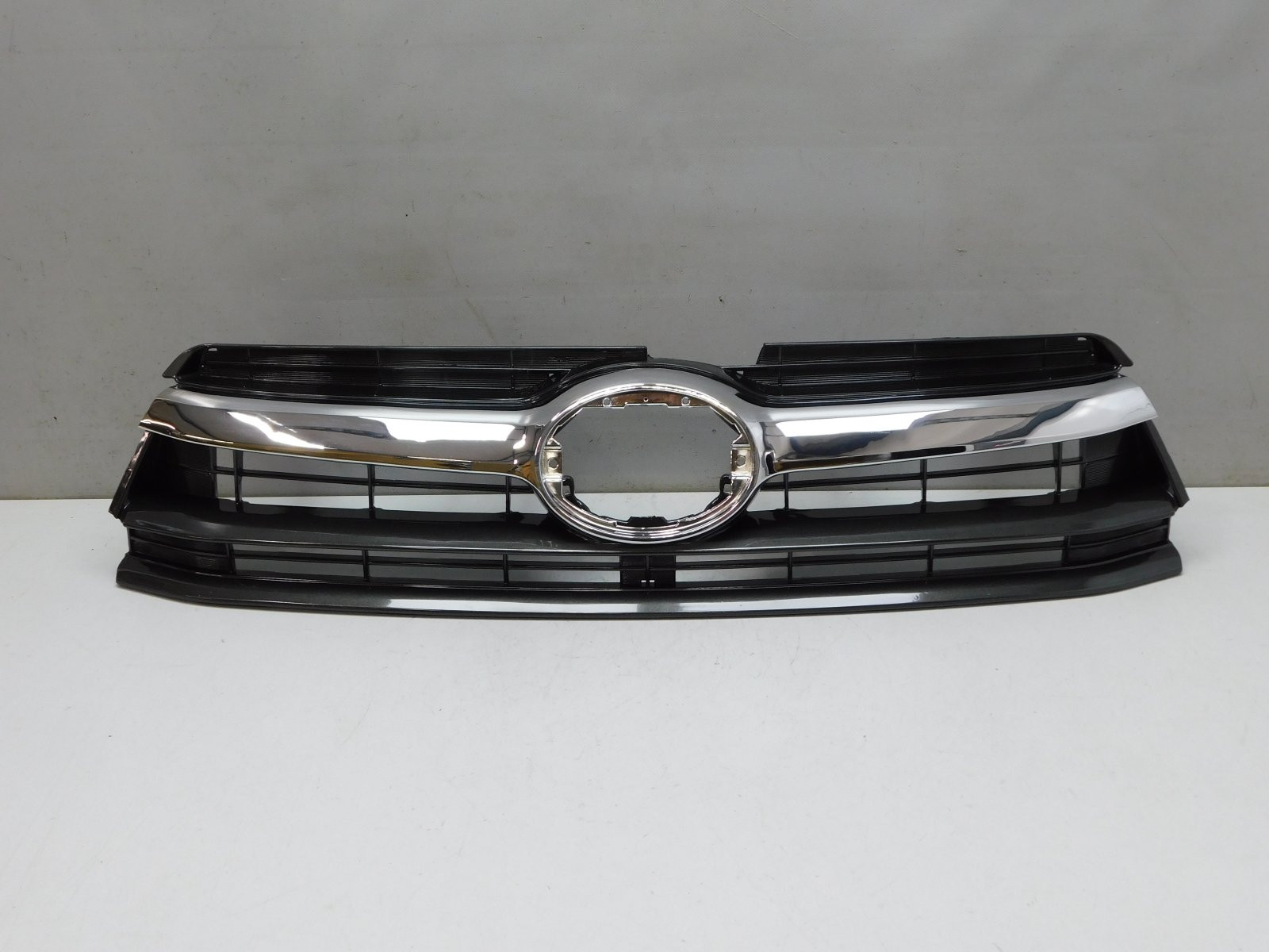 Решетка радиатора Toyota Highlander III 2013>