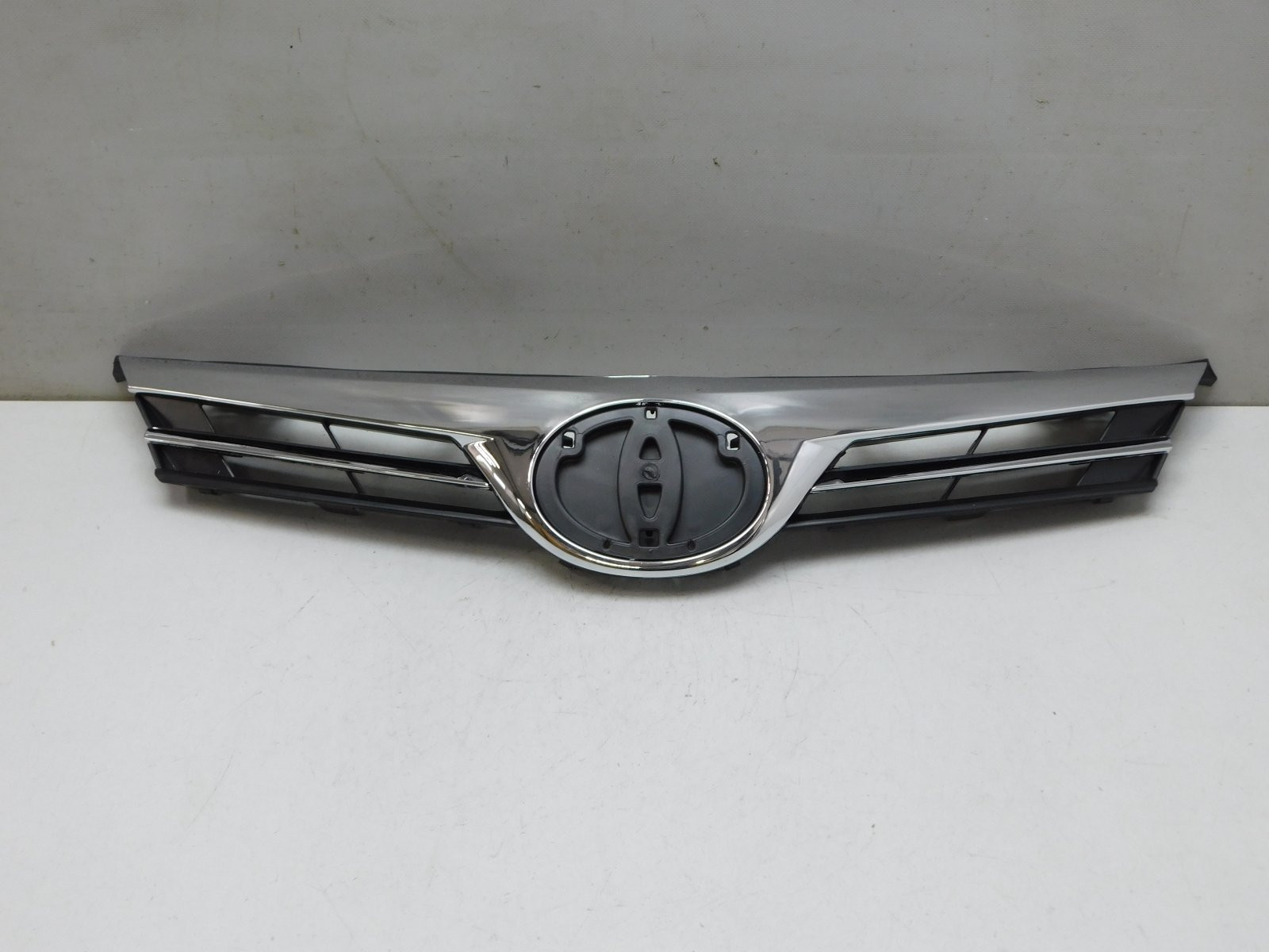 Решетка радиатора Toyota Corolla E18 2013-2018