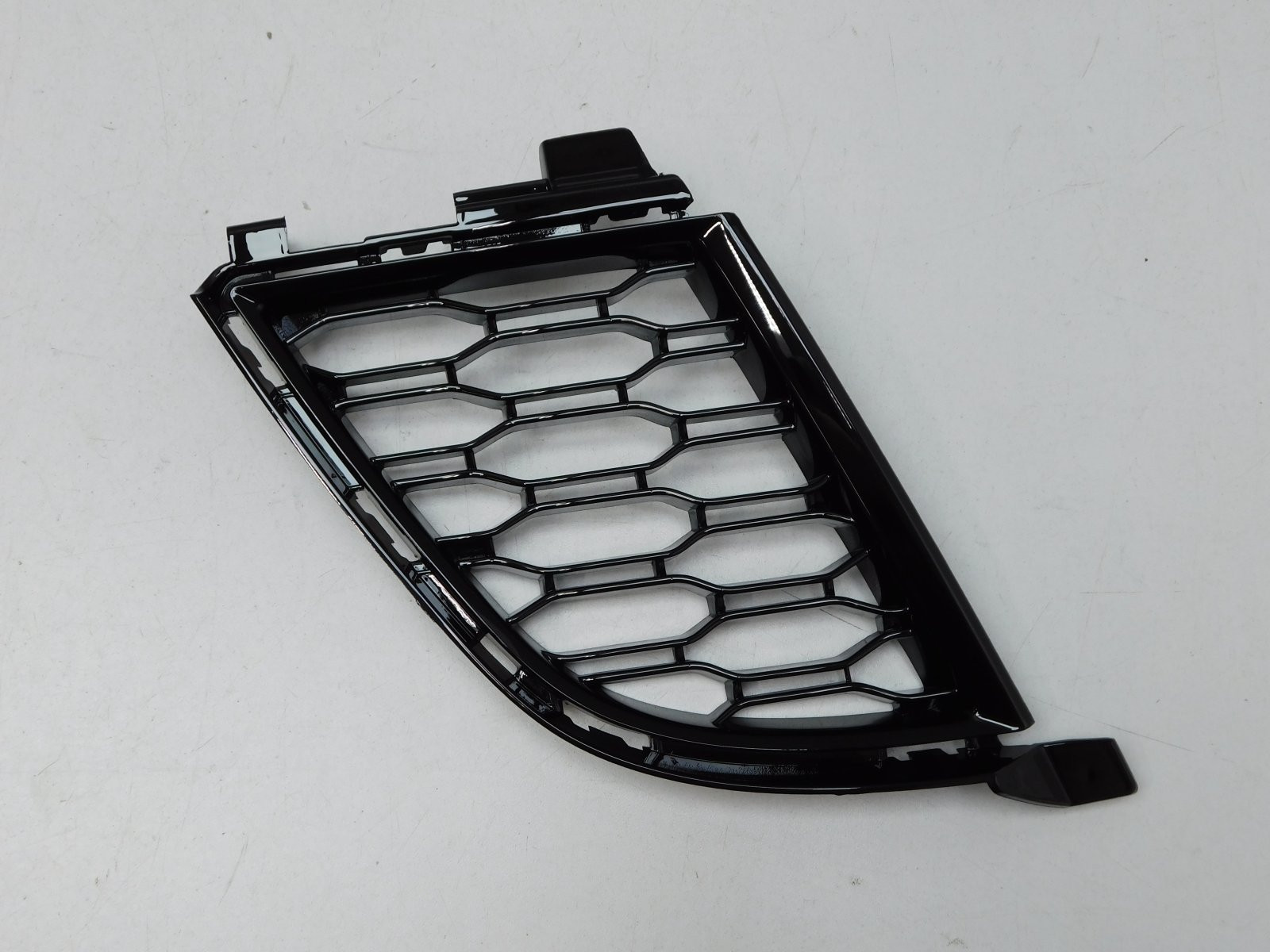 Решетка в бампер правая BMW 3-серия G20 2018>