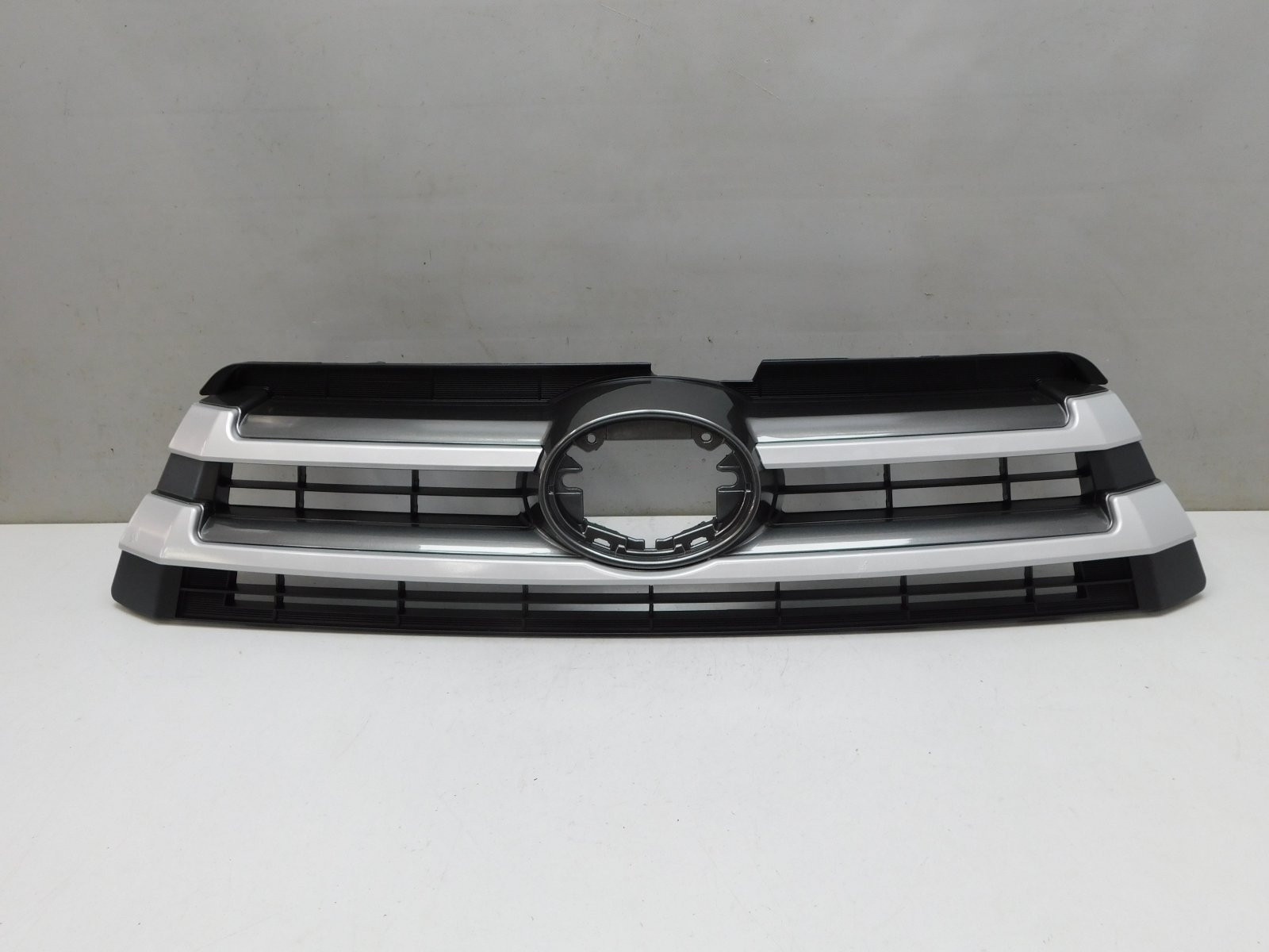 Решетка радиатора Toyota Highlander III 2013>