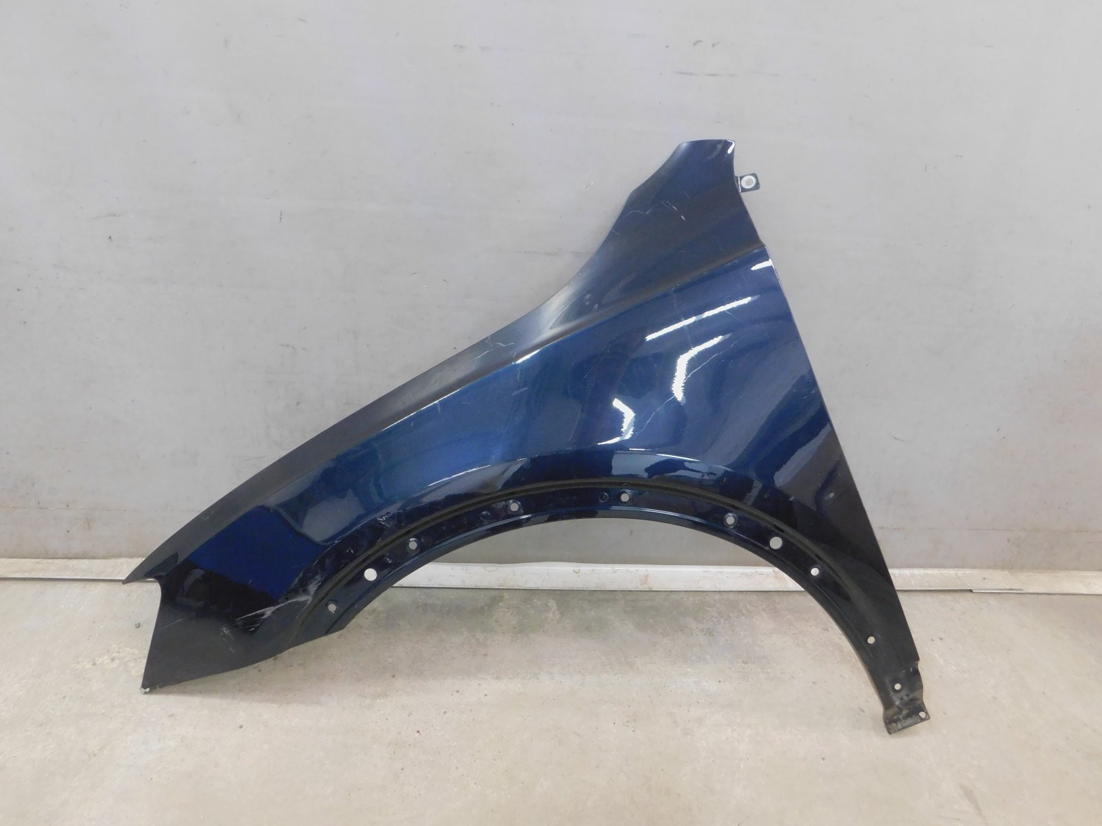 Крыло переднее левое Audi Q3 2012-2018