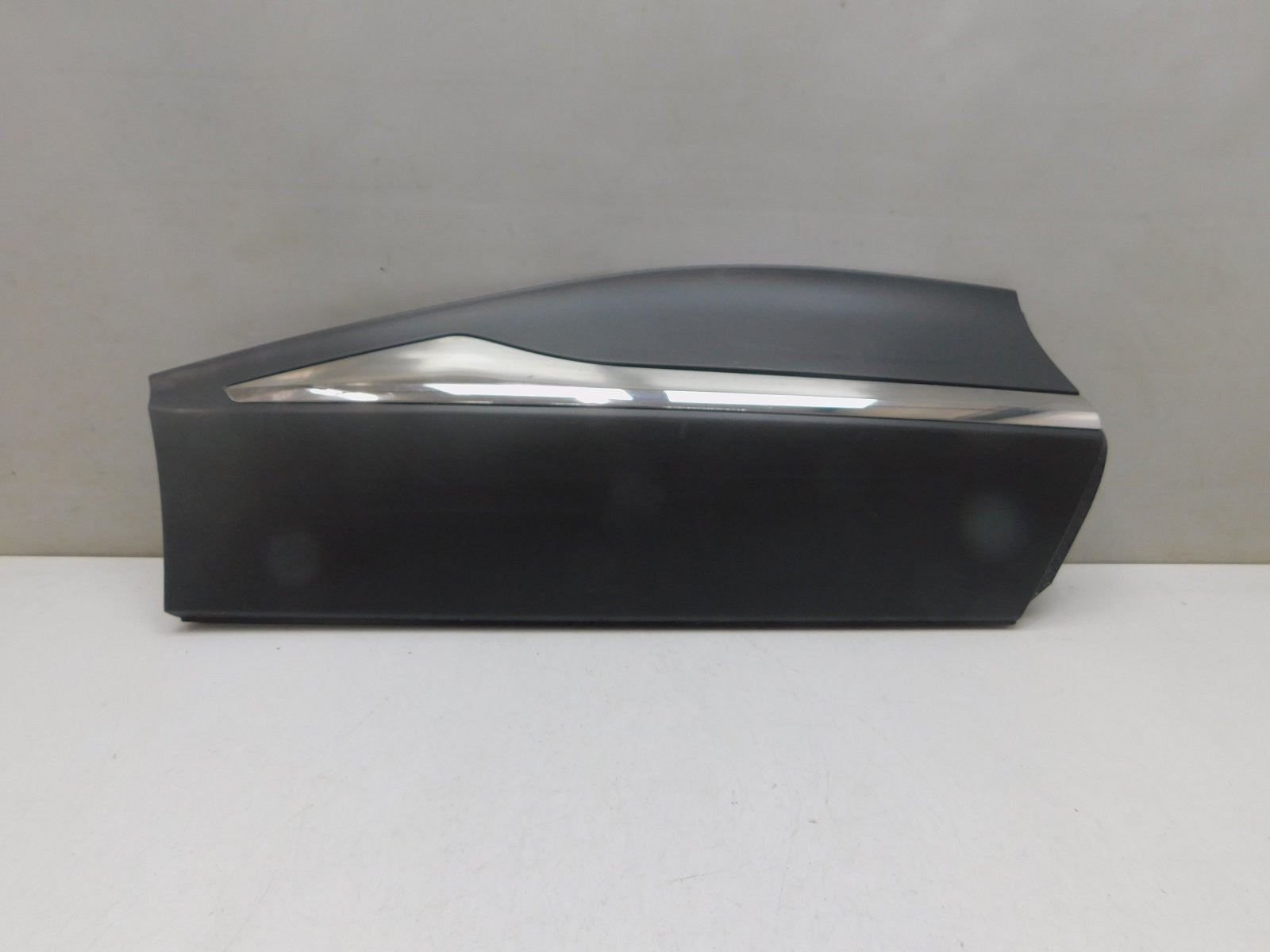 Накладка двери задней правой Renault Kaptur 2016>