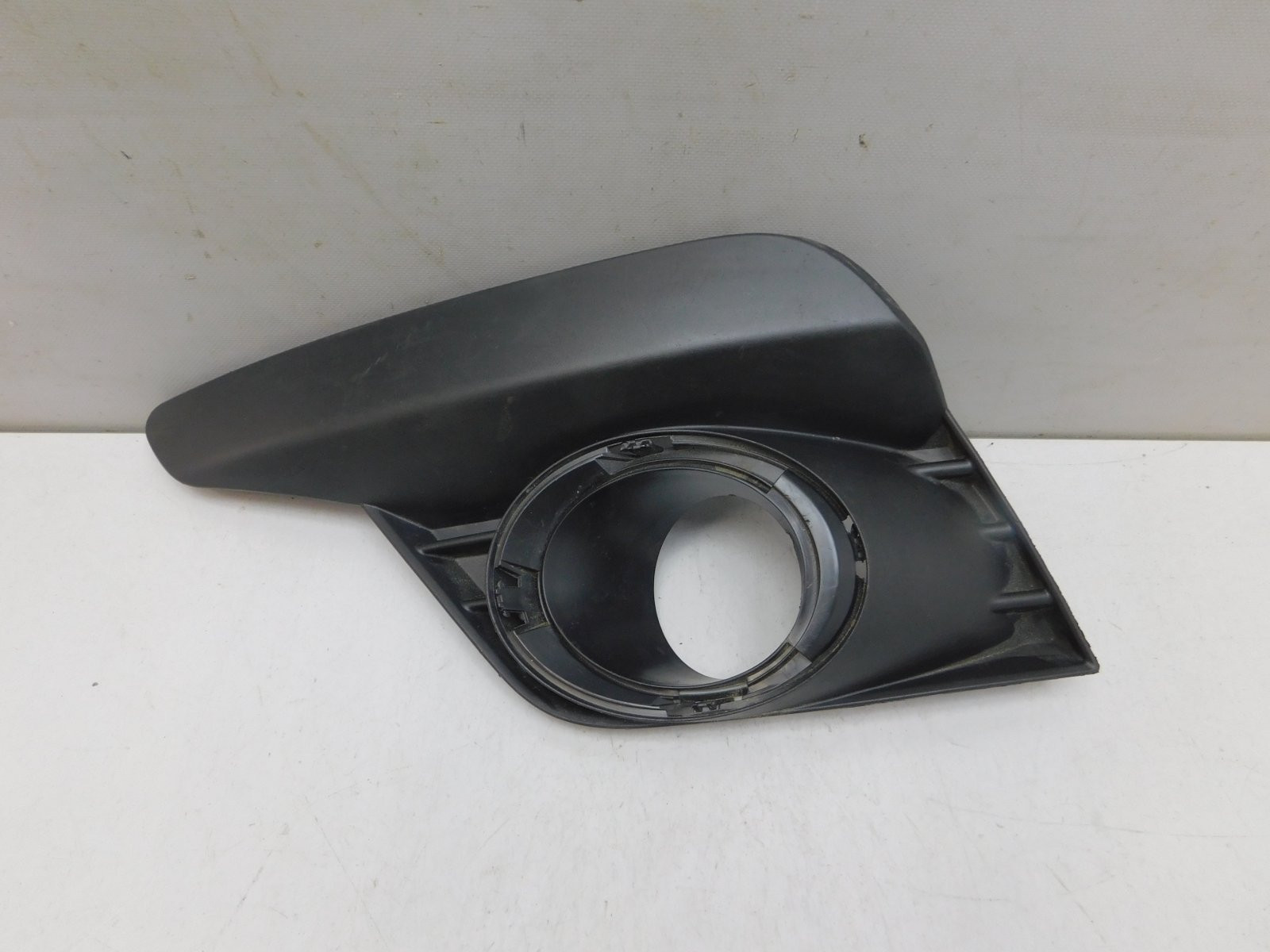 Решетка в бампер левая Renault Logan II 2014>