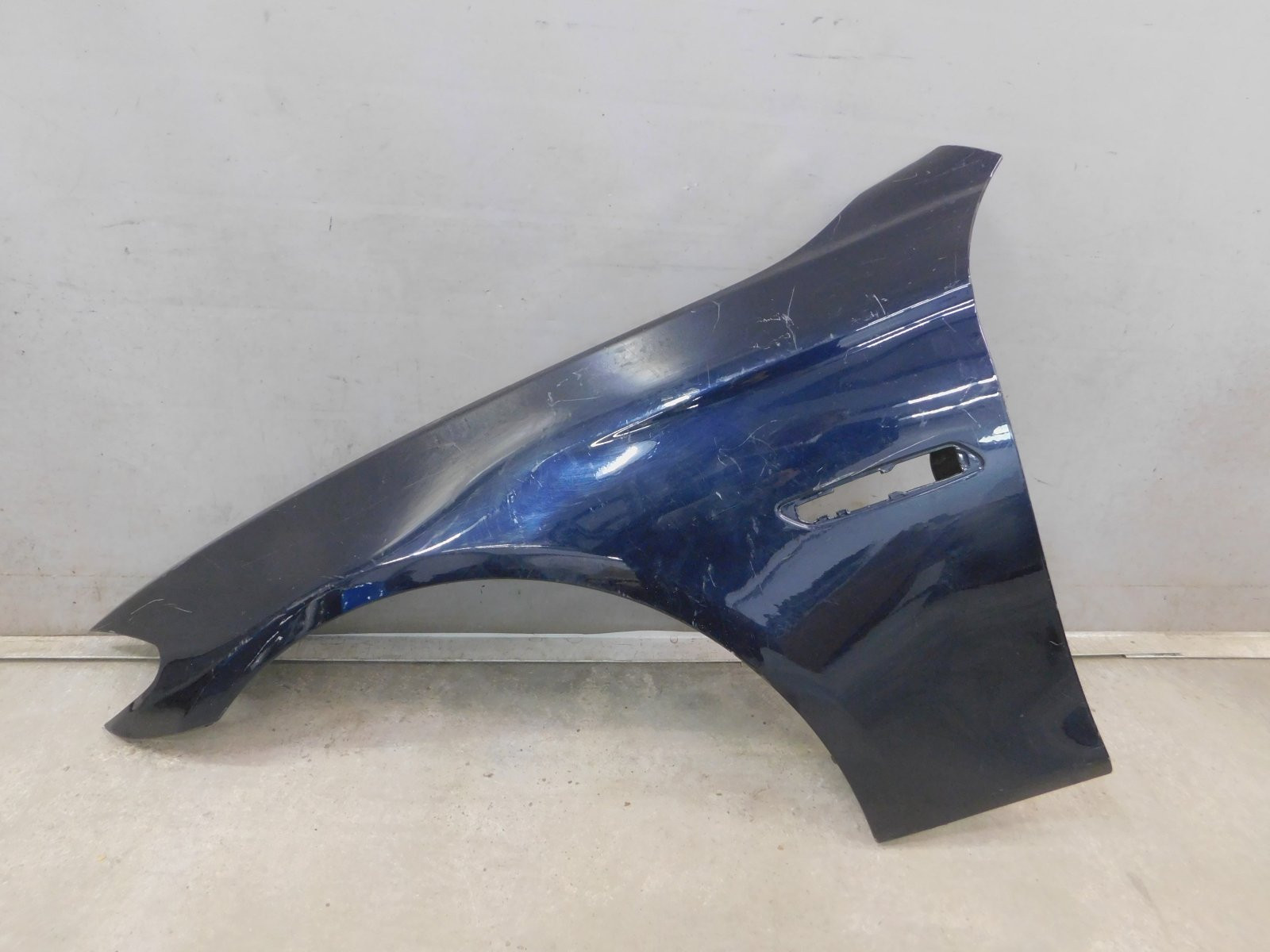 Крыло переднее левое BMW 5-серия F10/F11 2009>