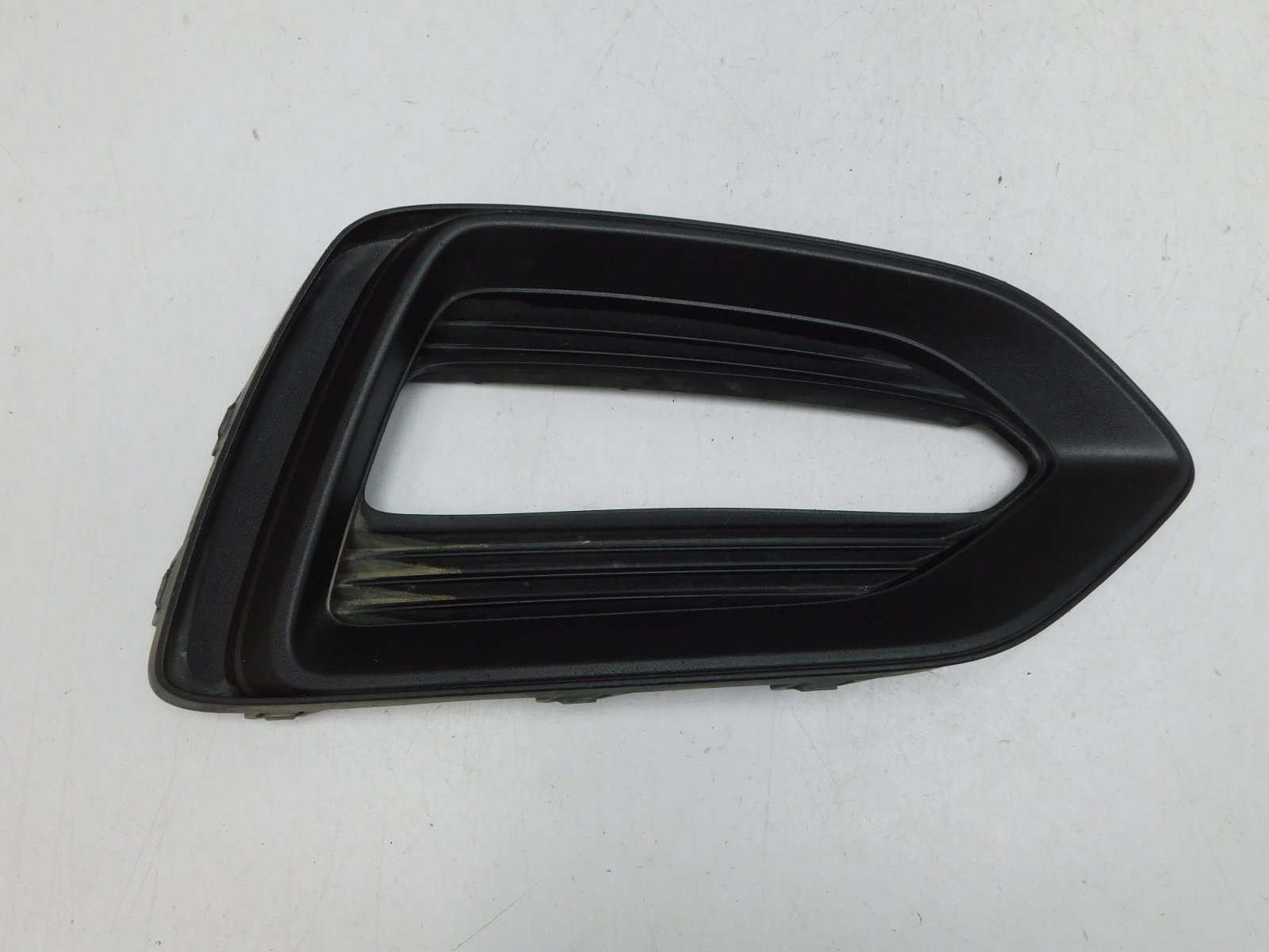 Решетка в бампер правая Hyundai Solaris 2017>