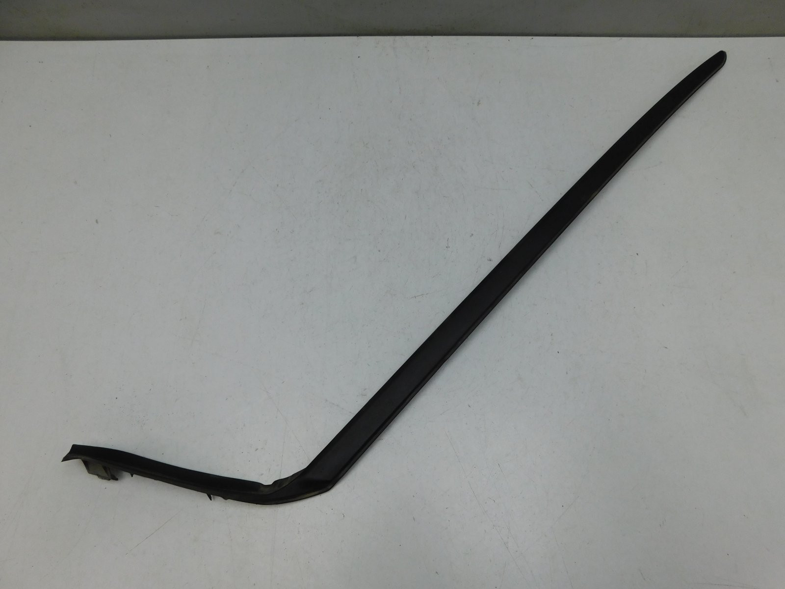 Молдинг лобового стекла Volvo S60 2019>