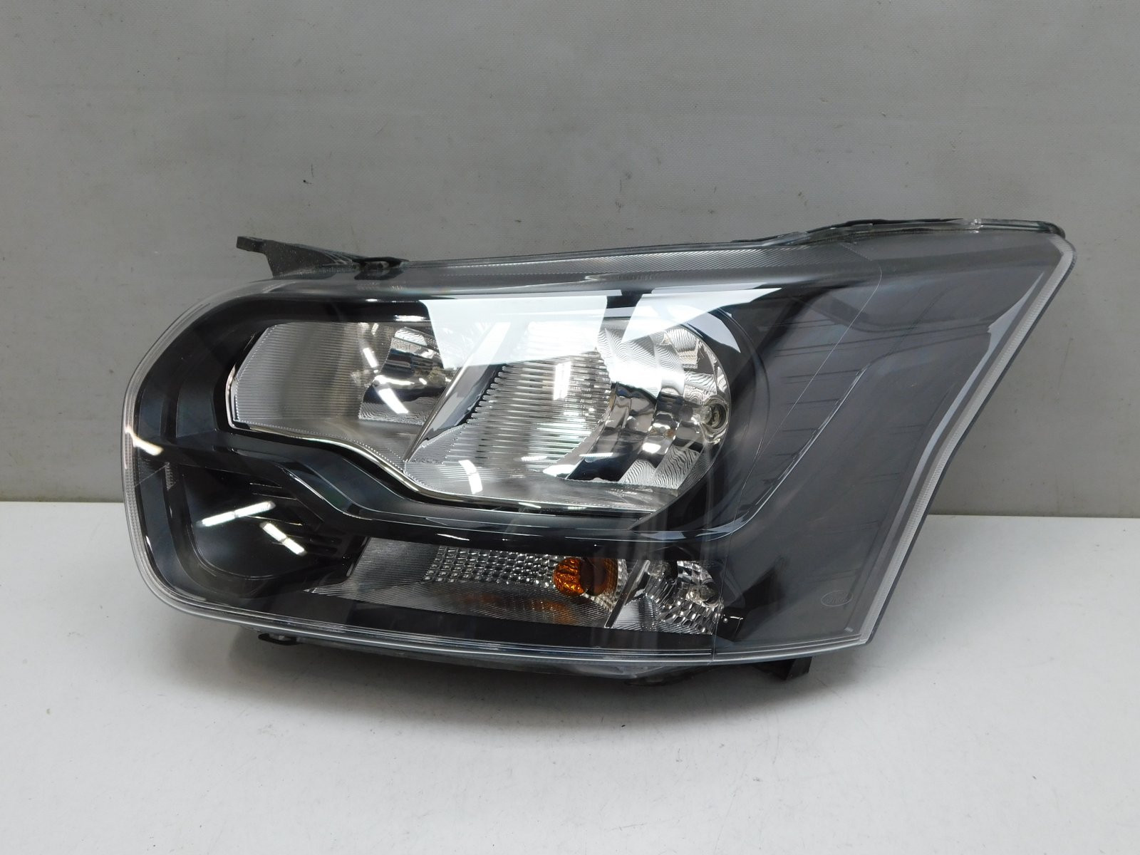 Фара левая Ford Transit 2014>