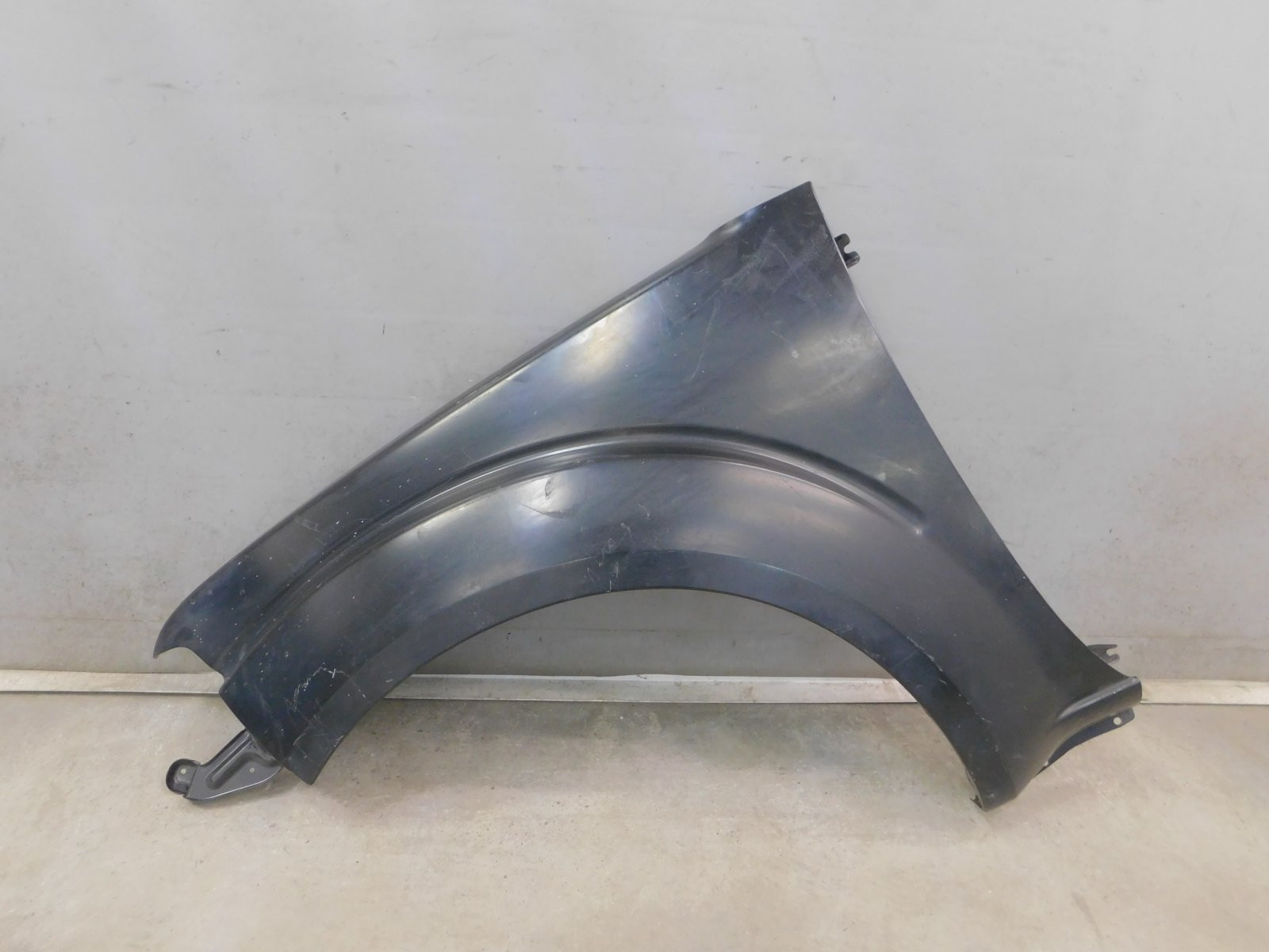 Крыло переднее левое Nissan Navara 2005>