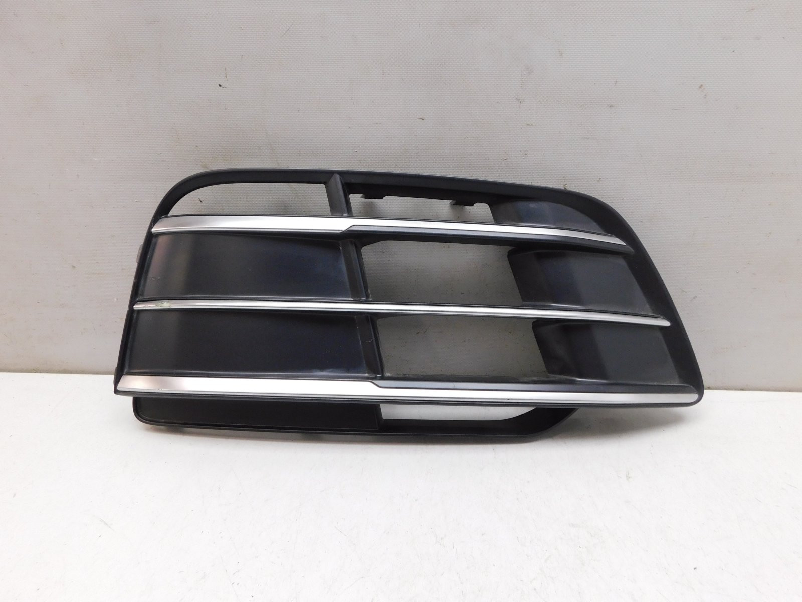 Решетка в бампер правая Audi Q5 2017>