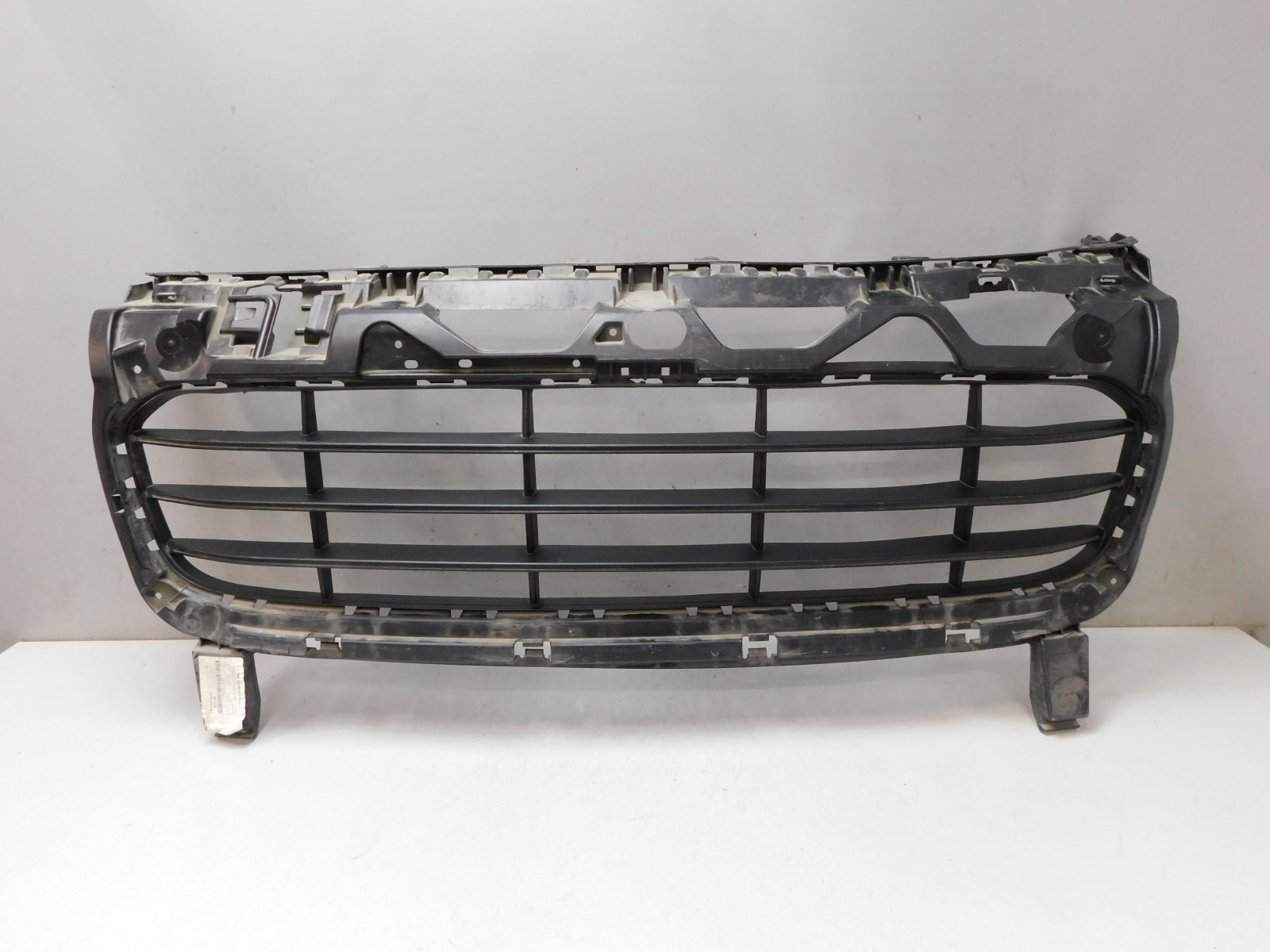 Решетка в бампер центральная Porsche Cayenne 2010-2017