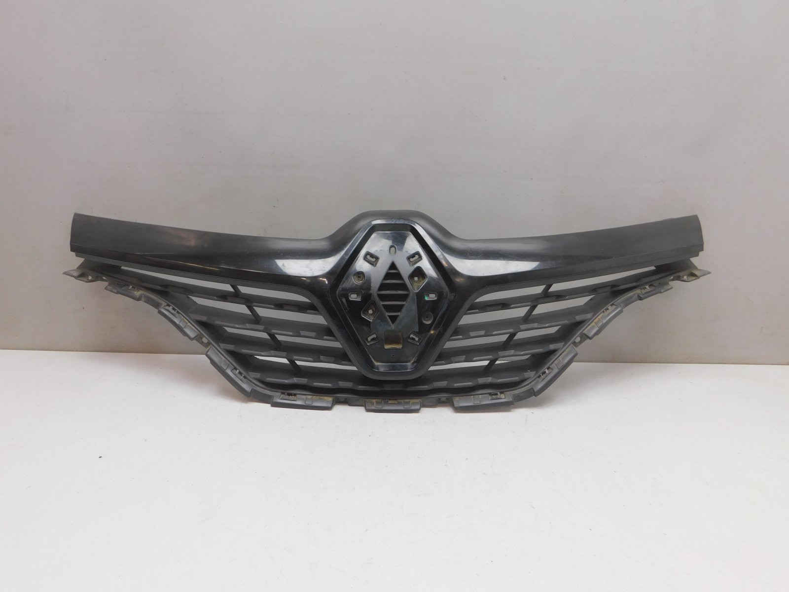 Решетка радиатора Renault Kaptur 2016>