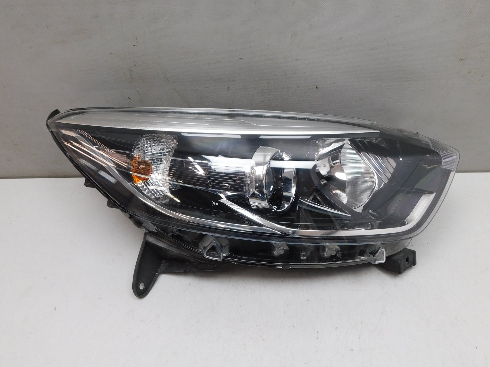 Фара правая Renault Kaptur 2016>