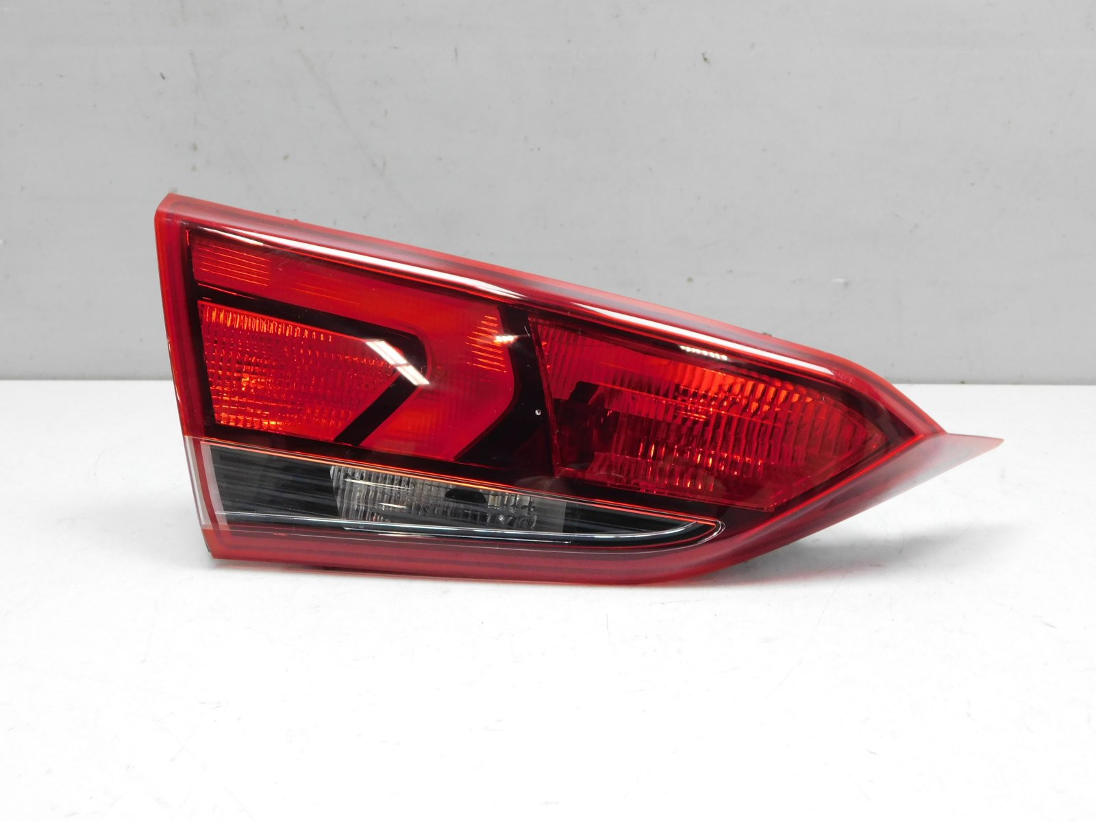 Фонарь задний внутренний левый Hyundai Solaris 2017>