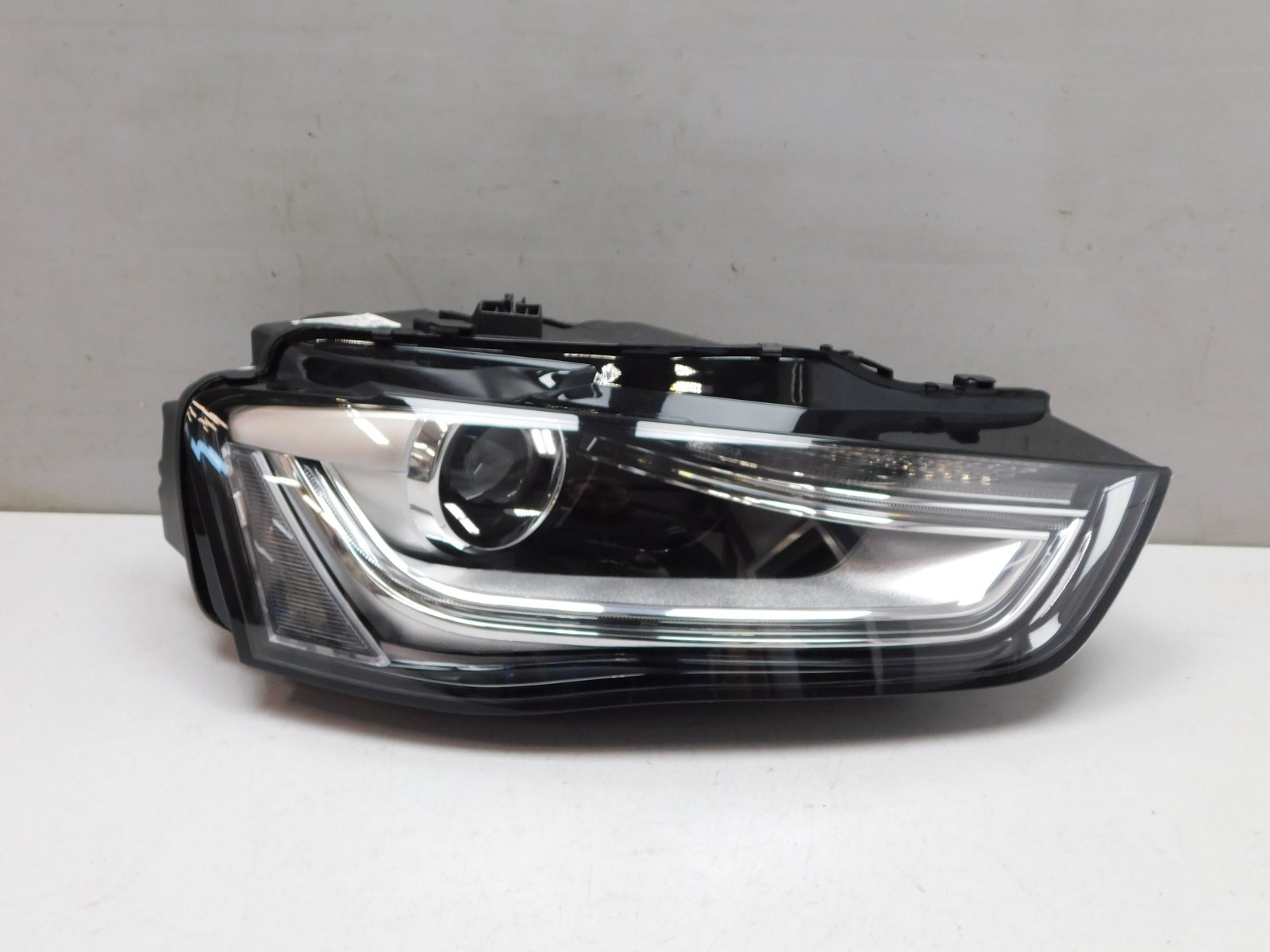 Фара правая Audi A4 [B8] 2007-2015