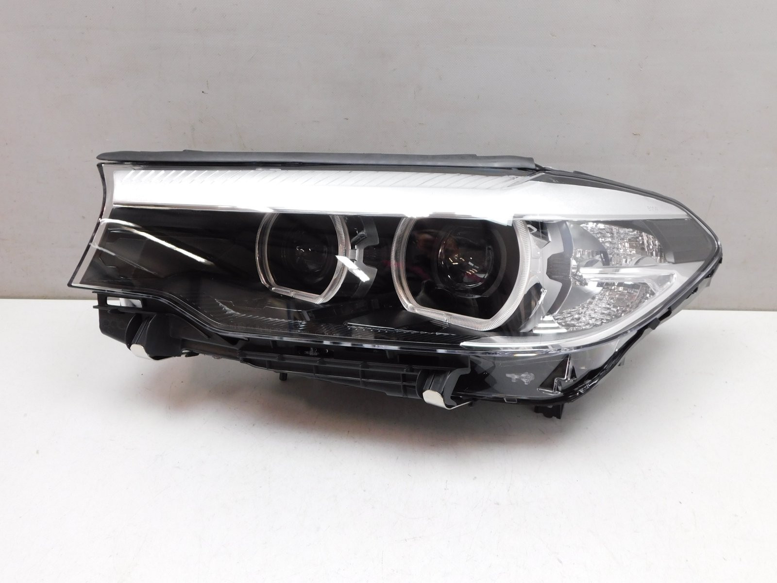 Фара левая BMW 5-серия G30 2016>