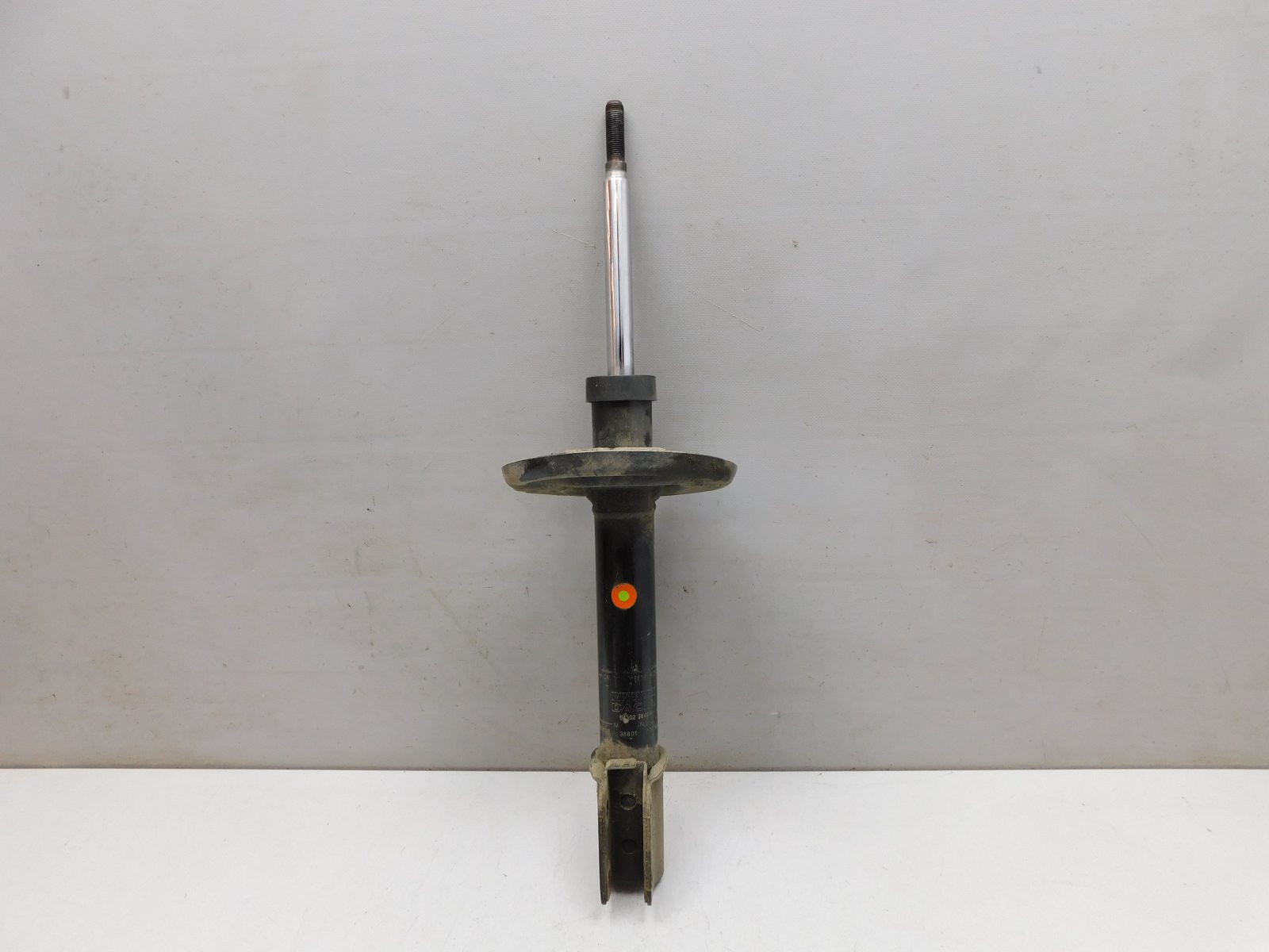 Амортизатор передний Renault Sandero 2014>