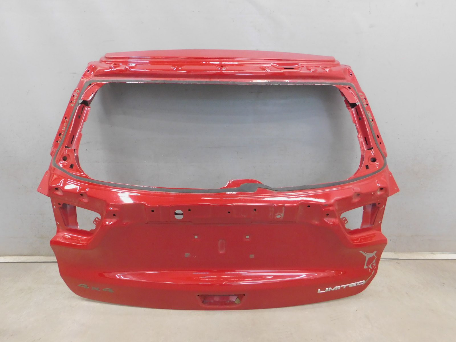 Дверь багажника Jeep Compass 2017>