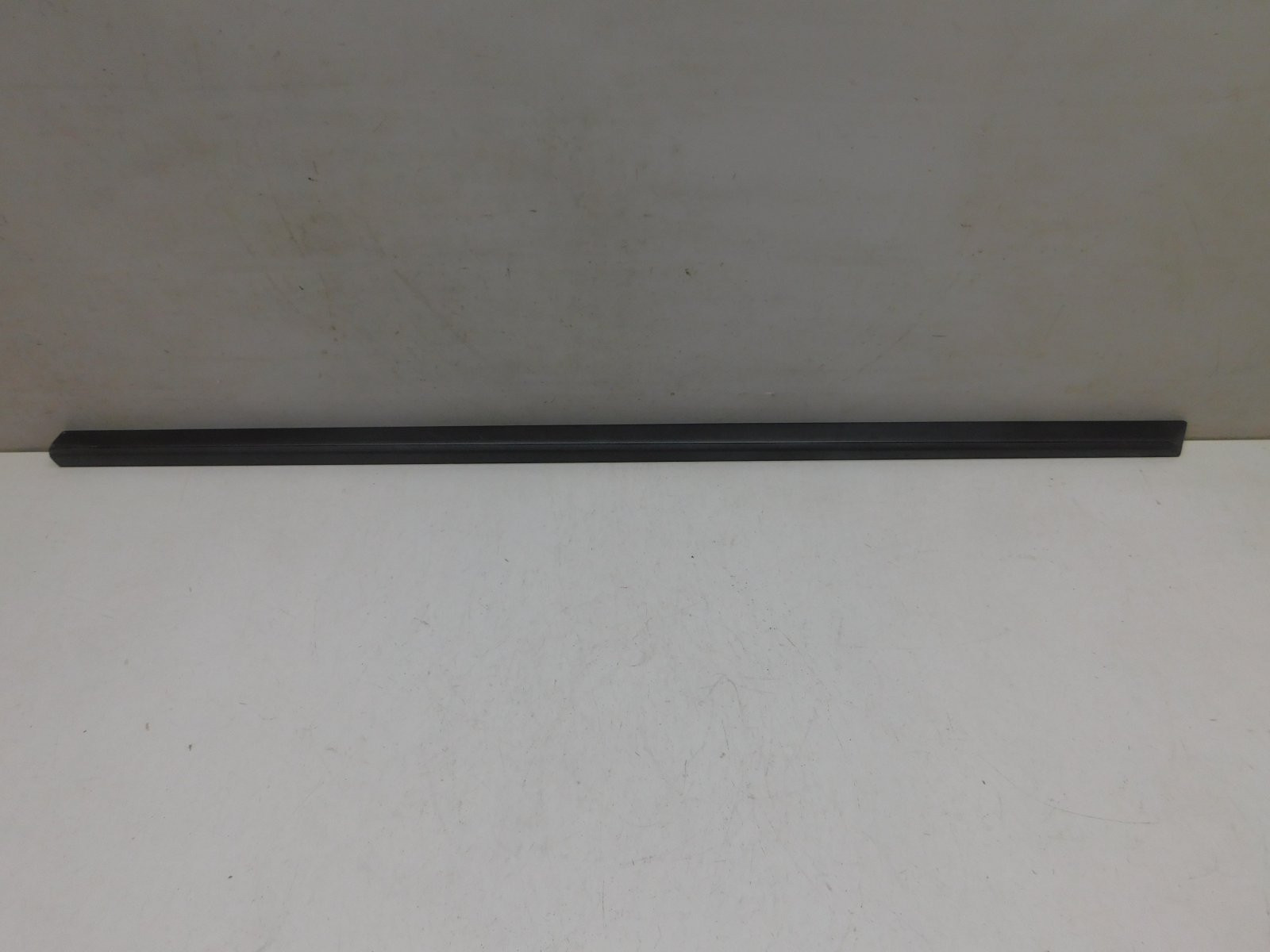 Накладка двери передней правой Volvo V90 Cross Country 2017>