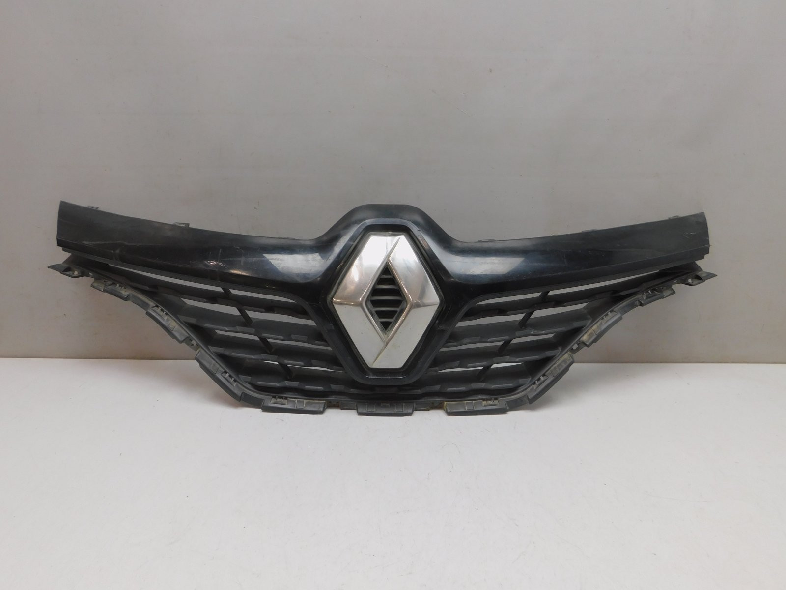 Решетка радиатора Renault Kaptur 2016>