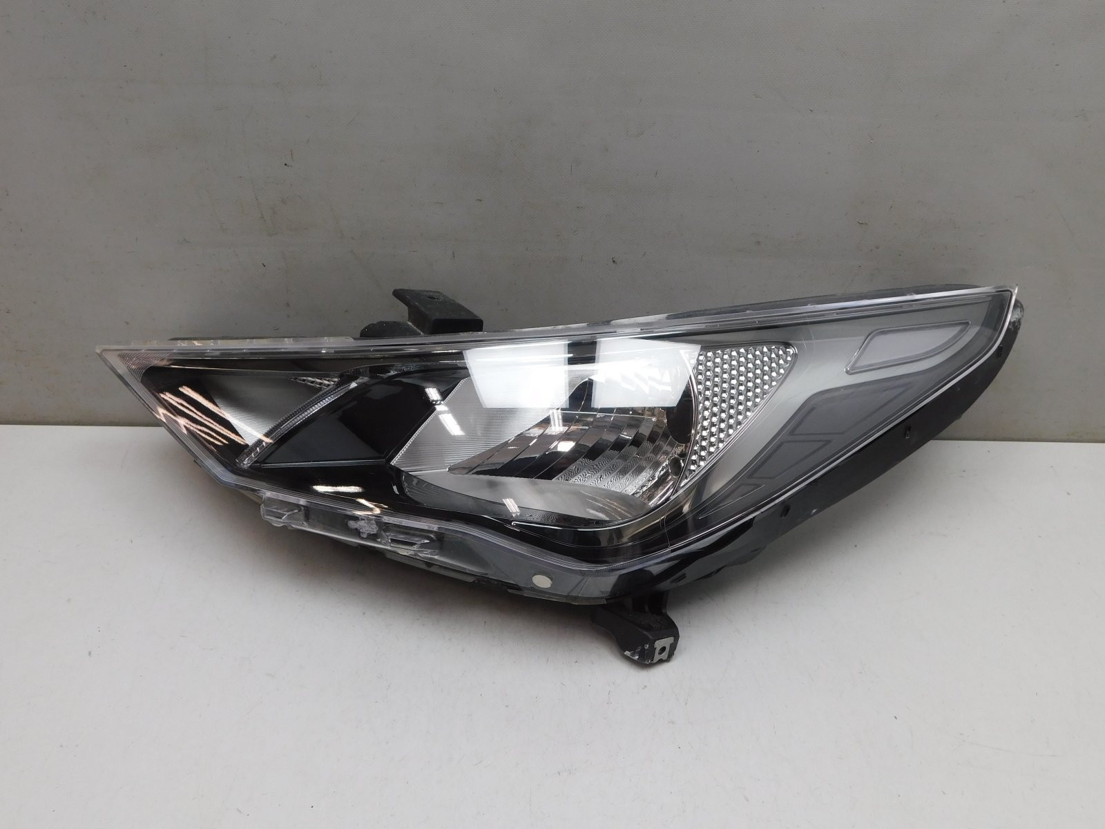 Фара левая Hyundai Solaris 2017>