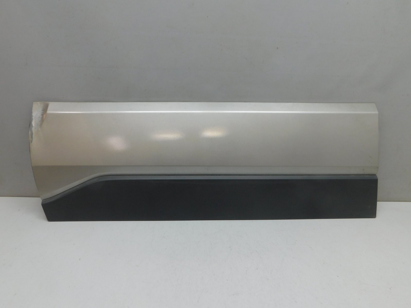 Накладка двери передней левой Chevrolet Niva