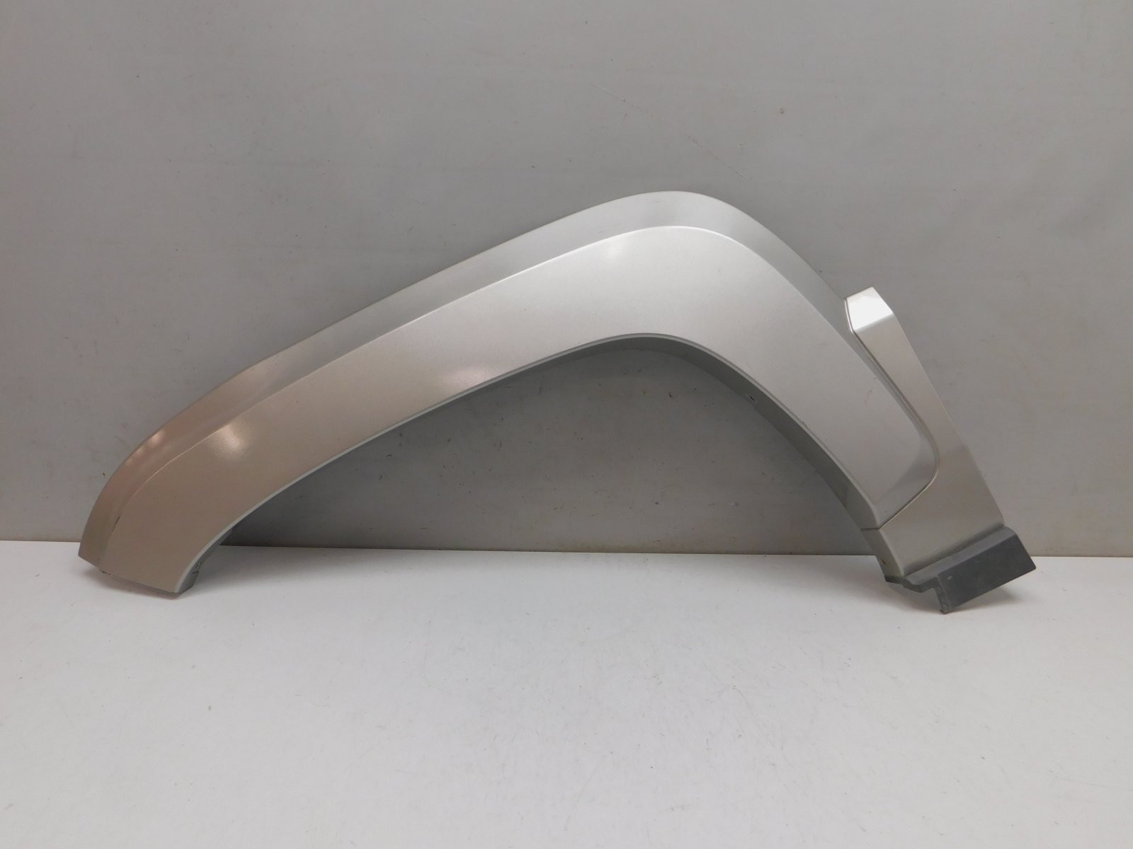 Накладка крыла переднего левого Chevrolet Niva