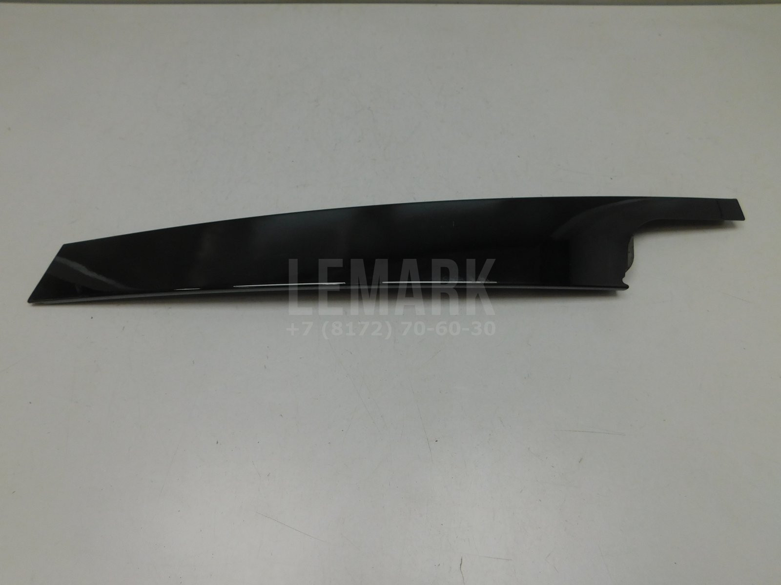 Накладка двери передней правой BMW X5 G05 2018> 51337429388