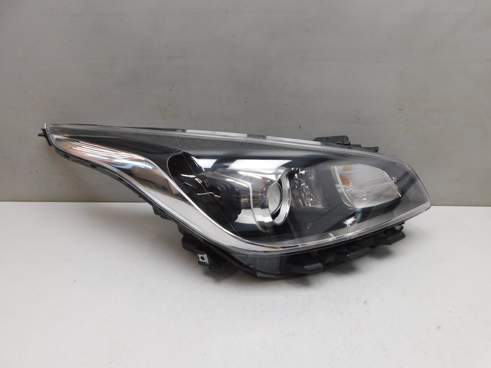 Фара правая Kia Rio 2017>