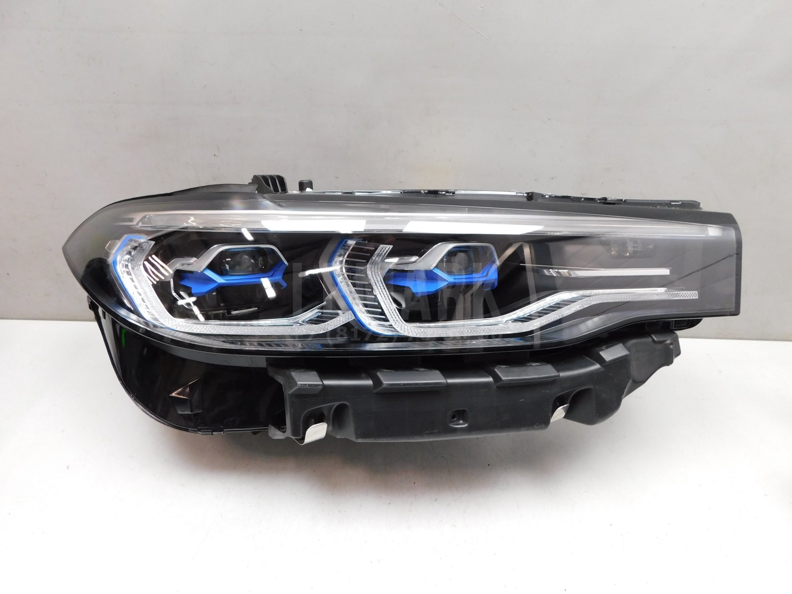 Фара правая BMW X7 G07 2018> 63117933324