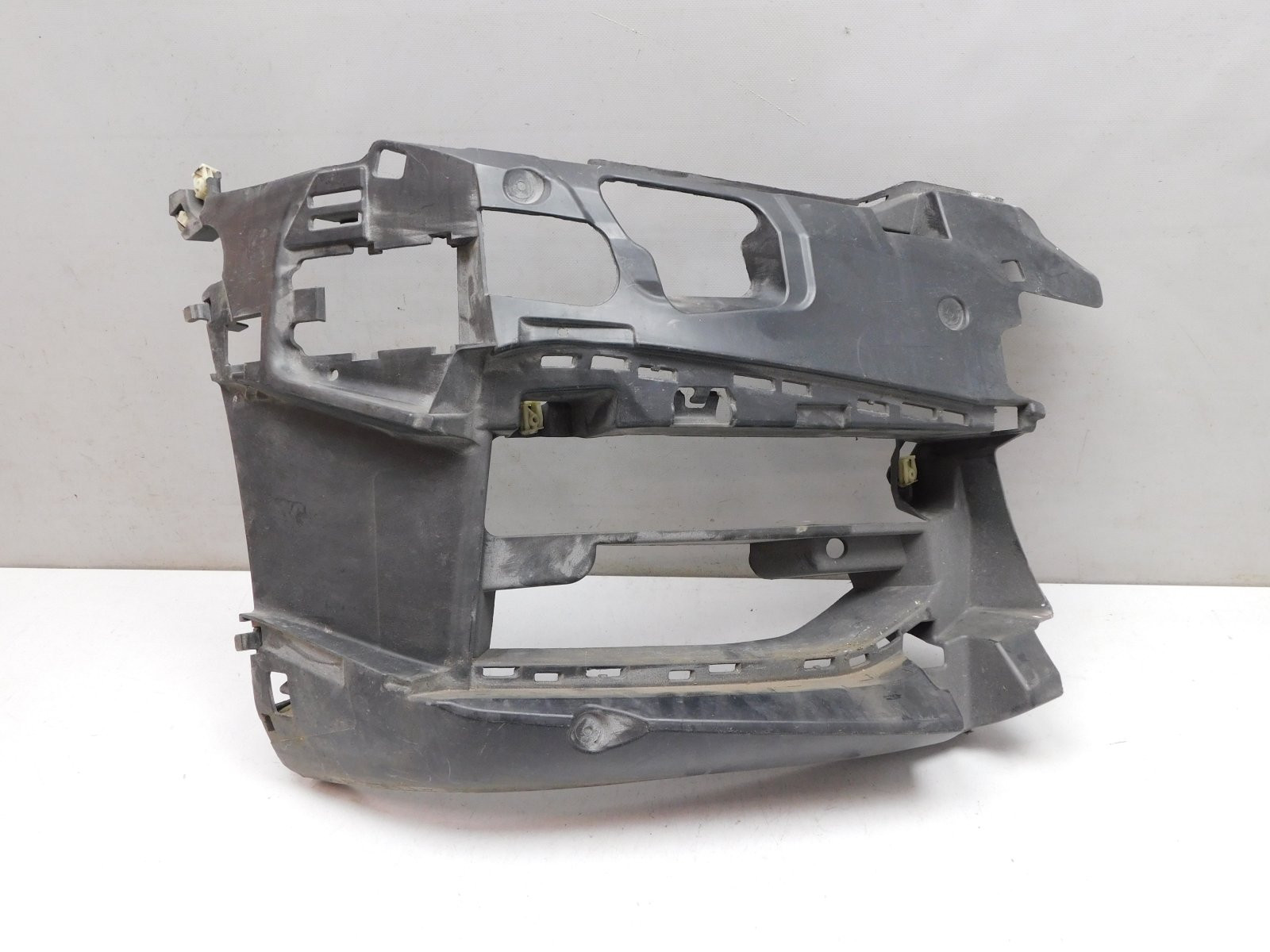 Кронштейн переднего бампера BMW 5-серия G30 2016>