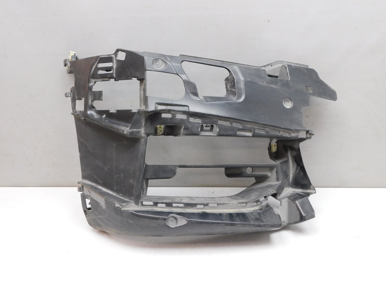 Кронштейн переднего бампера BMW 5-серия G30 2016>