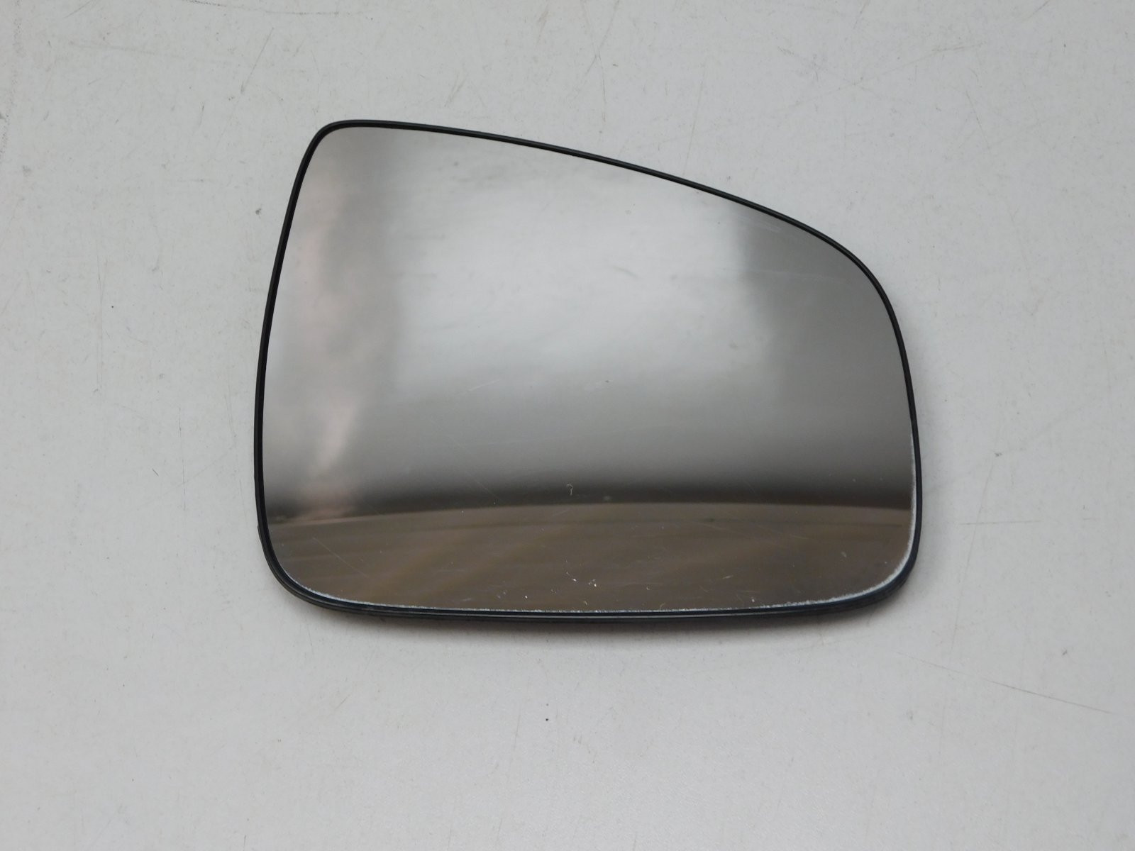 Стекло зеркала правого Renault Sandero 2014>