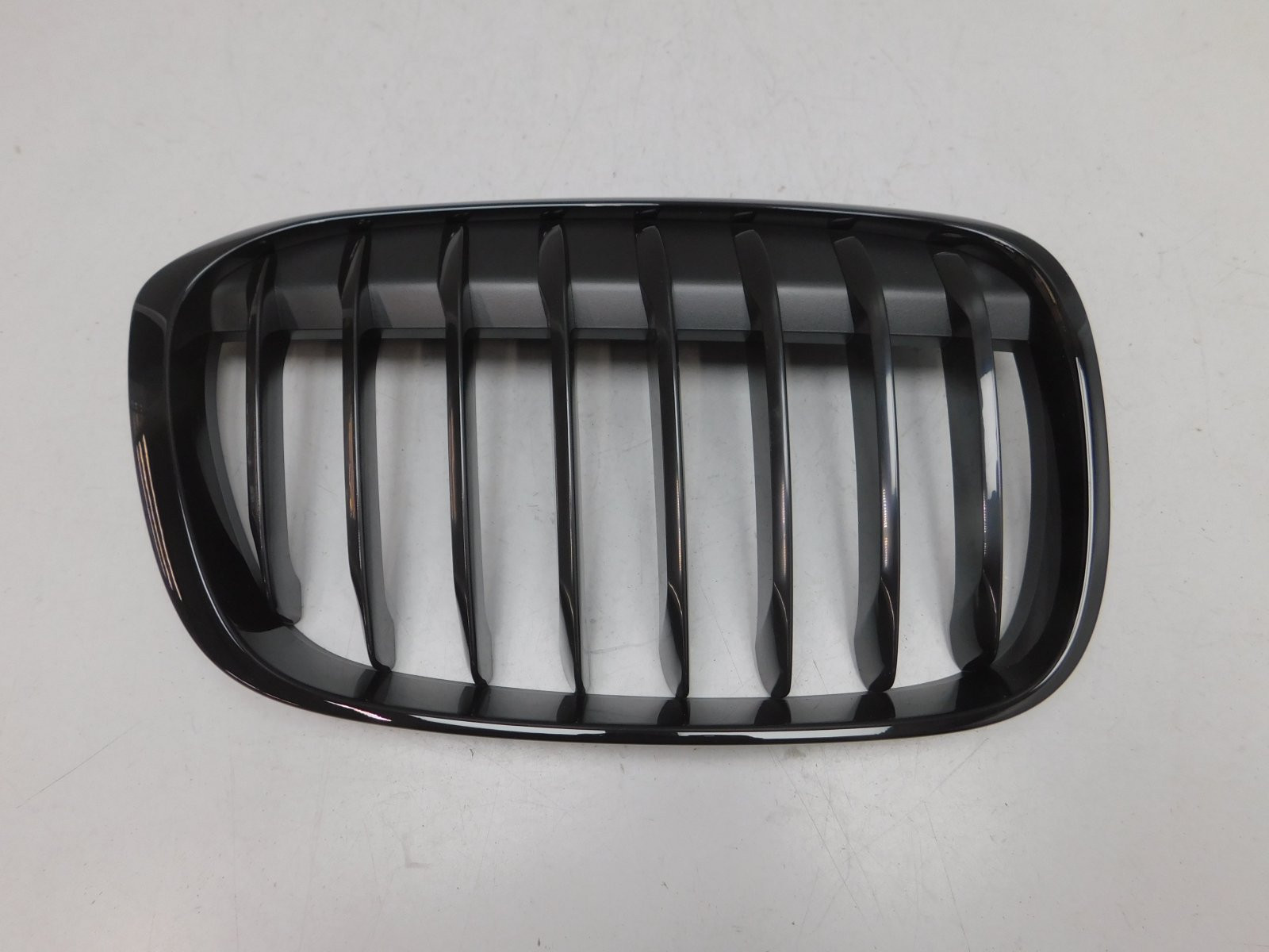 Решетка радиатора BMW X1 F48 2015>