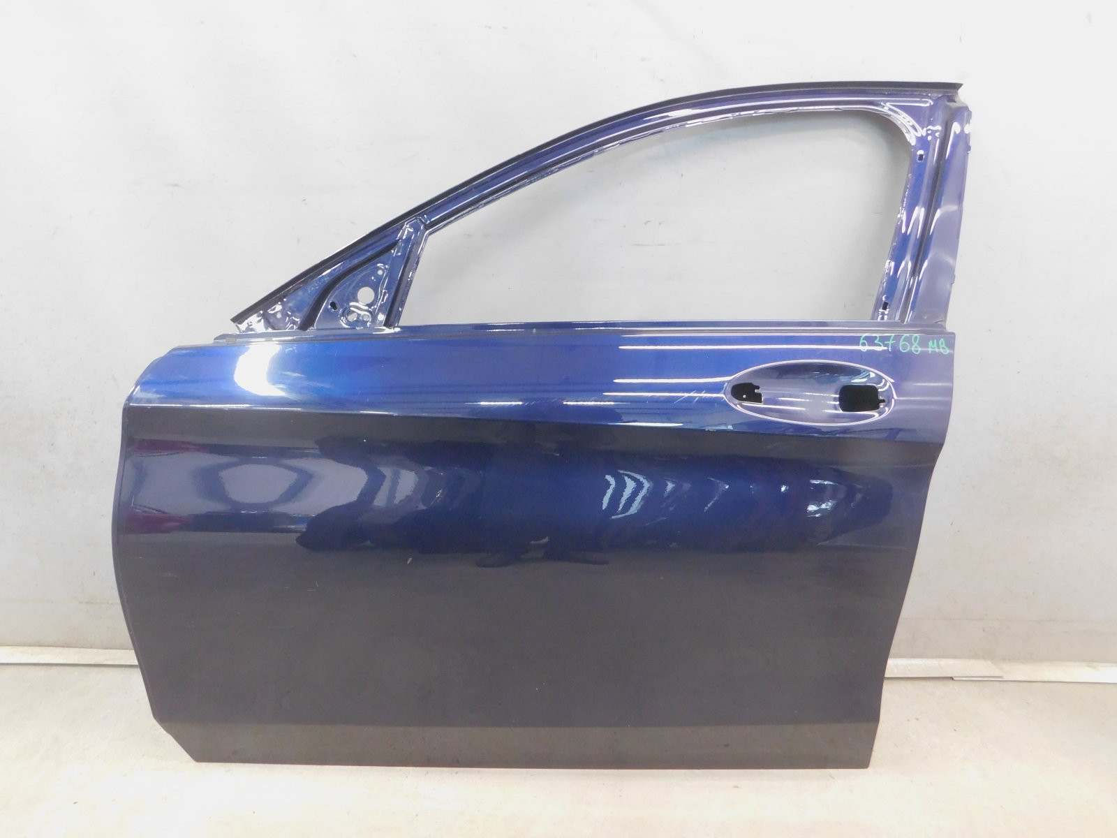 Дверь передняя левая Mercedes-Benz C-Klasse W205 2013>