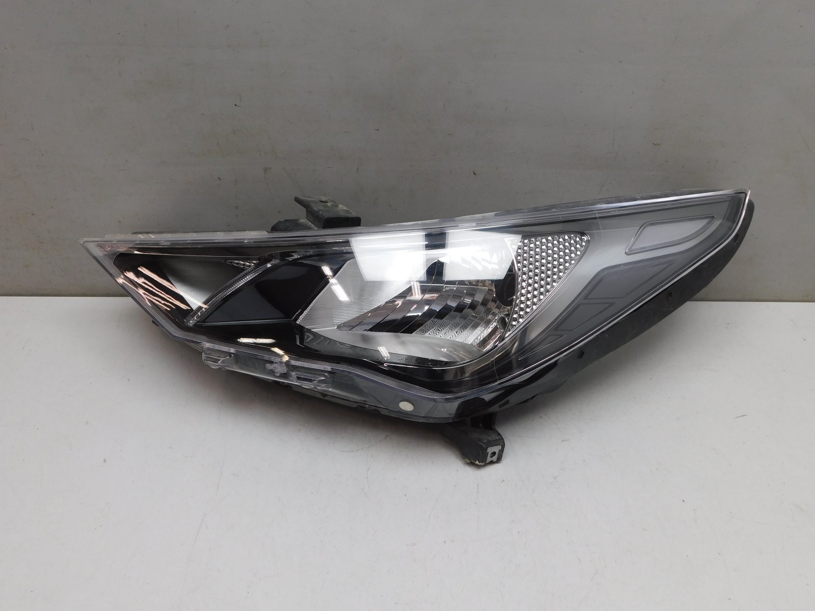 Фара левая Hyundai Solaris 2017>