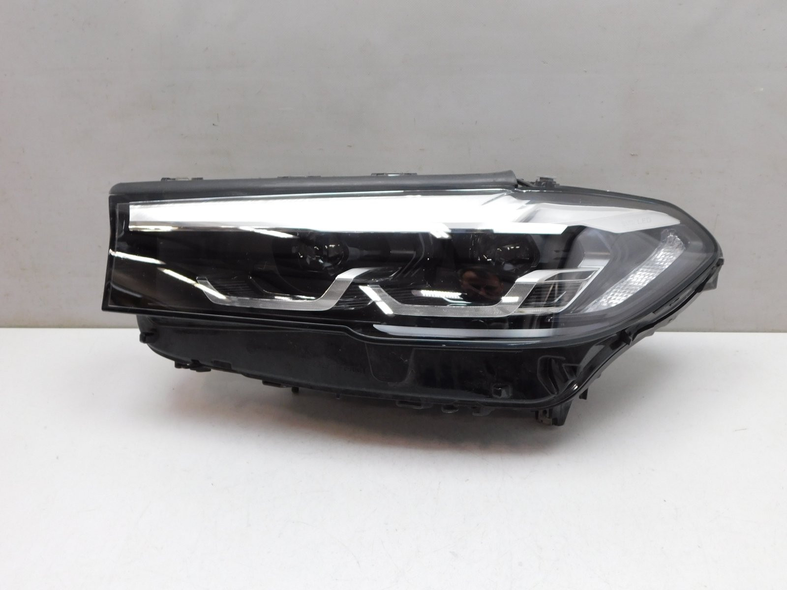 Фара левая BMW 5-серия G30 2016>