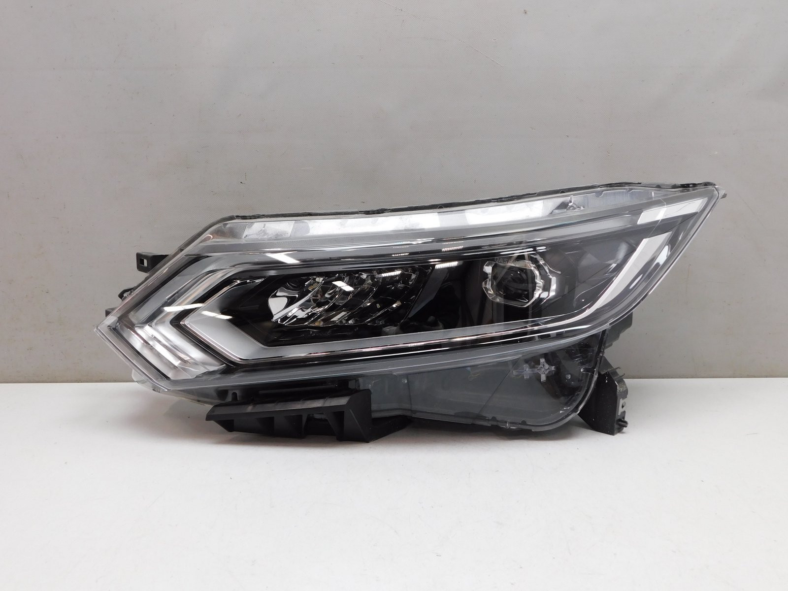 Фара левая Nissan Qashqai (J11) 2014>