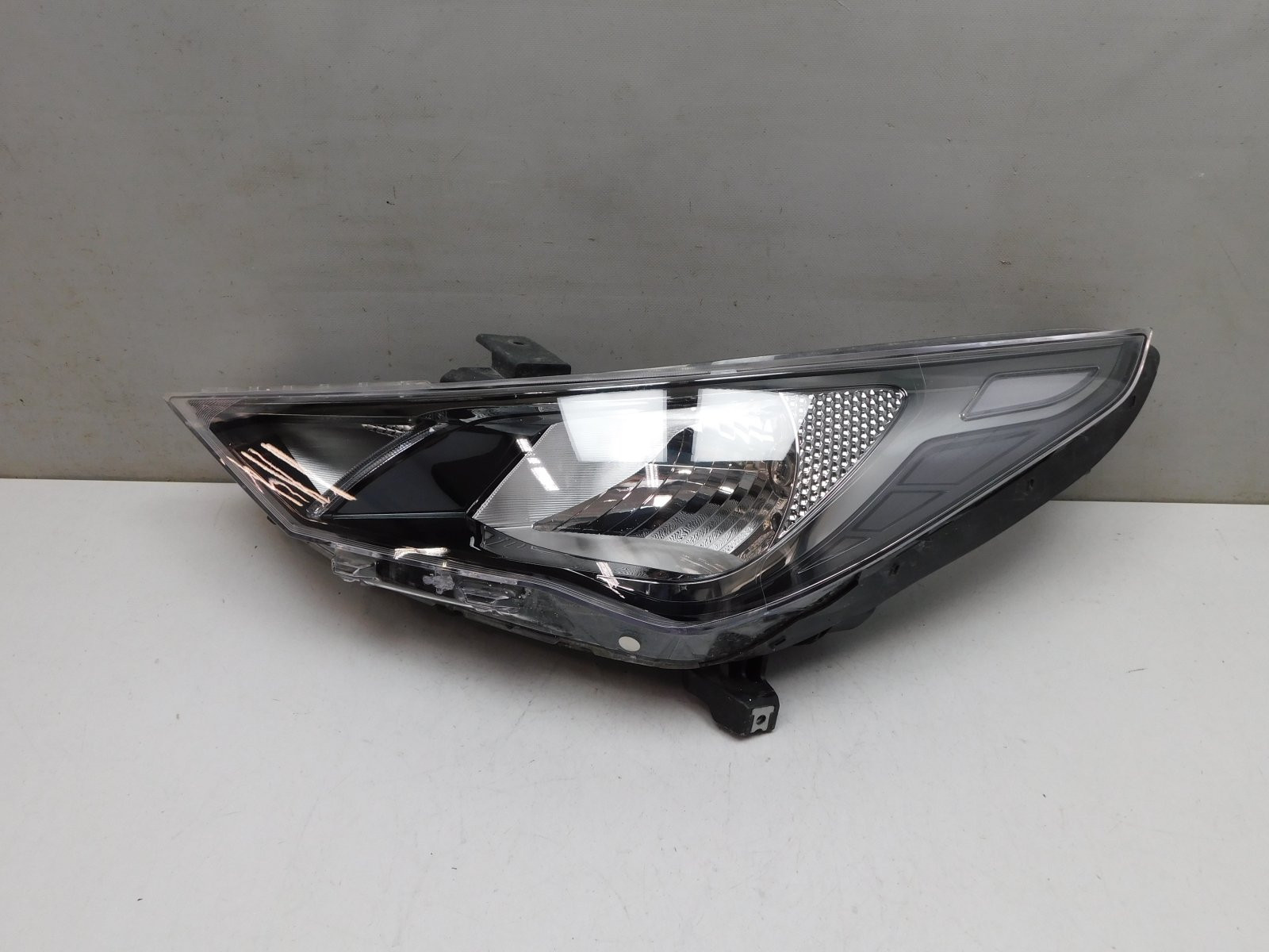 Фара левая Hyundai Solaris 2017>