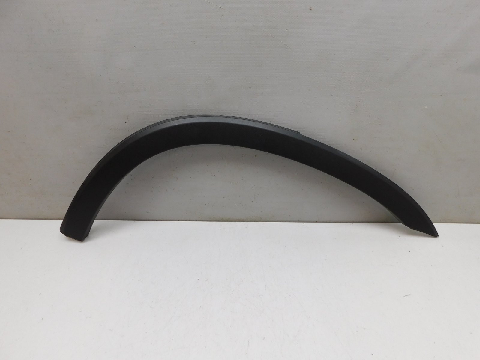 Накладка крыла заднего  левого Kia Sorento 2009>