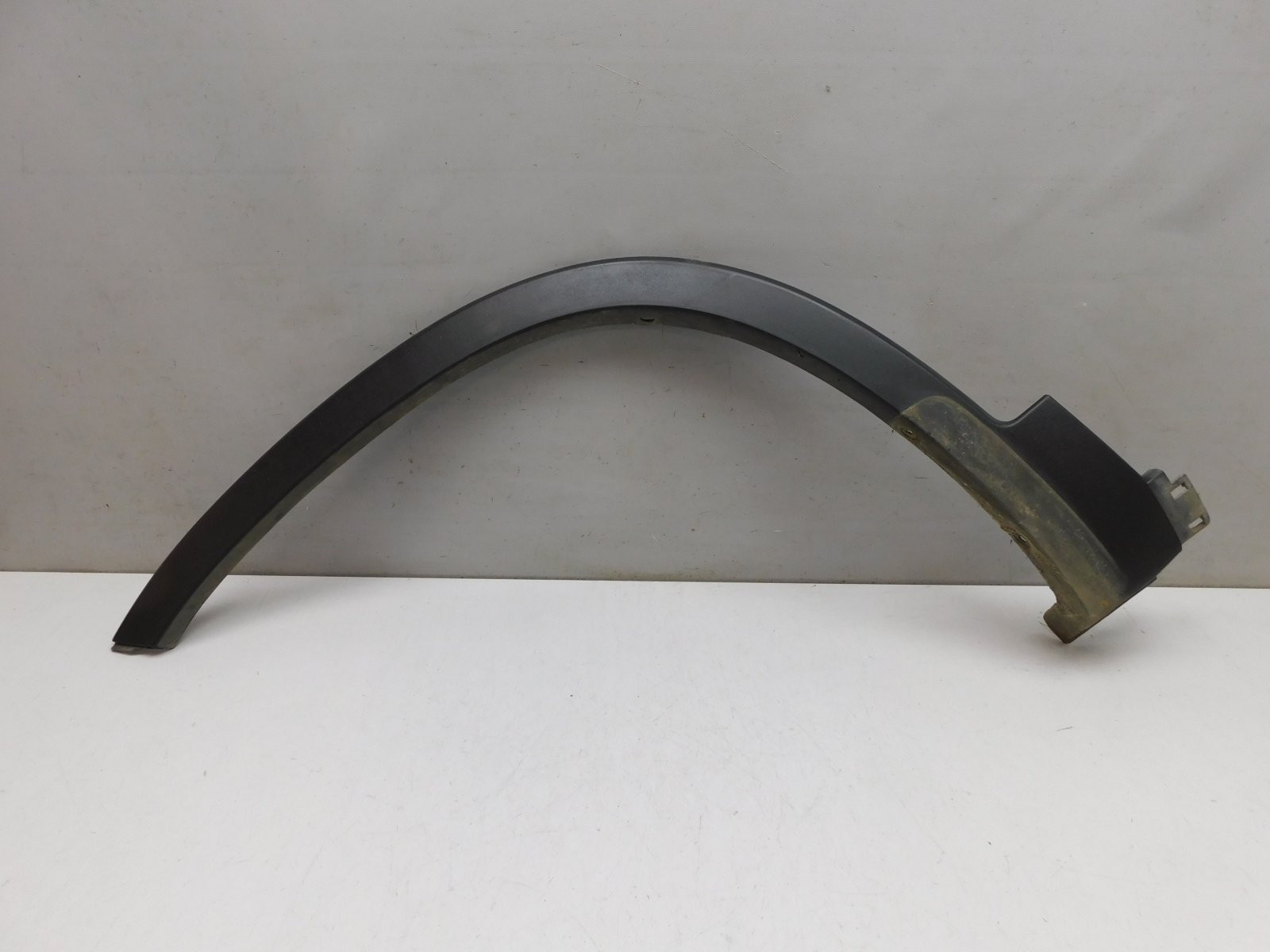 Накладка крыла переднего левого Kia Sorento 2009>