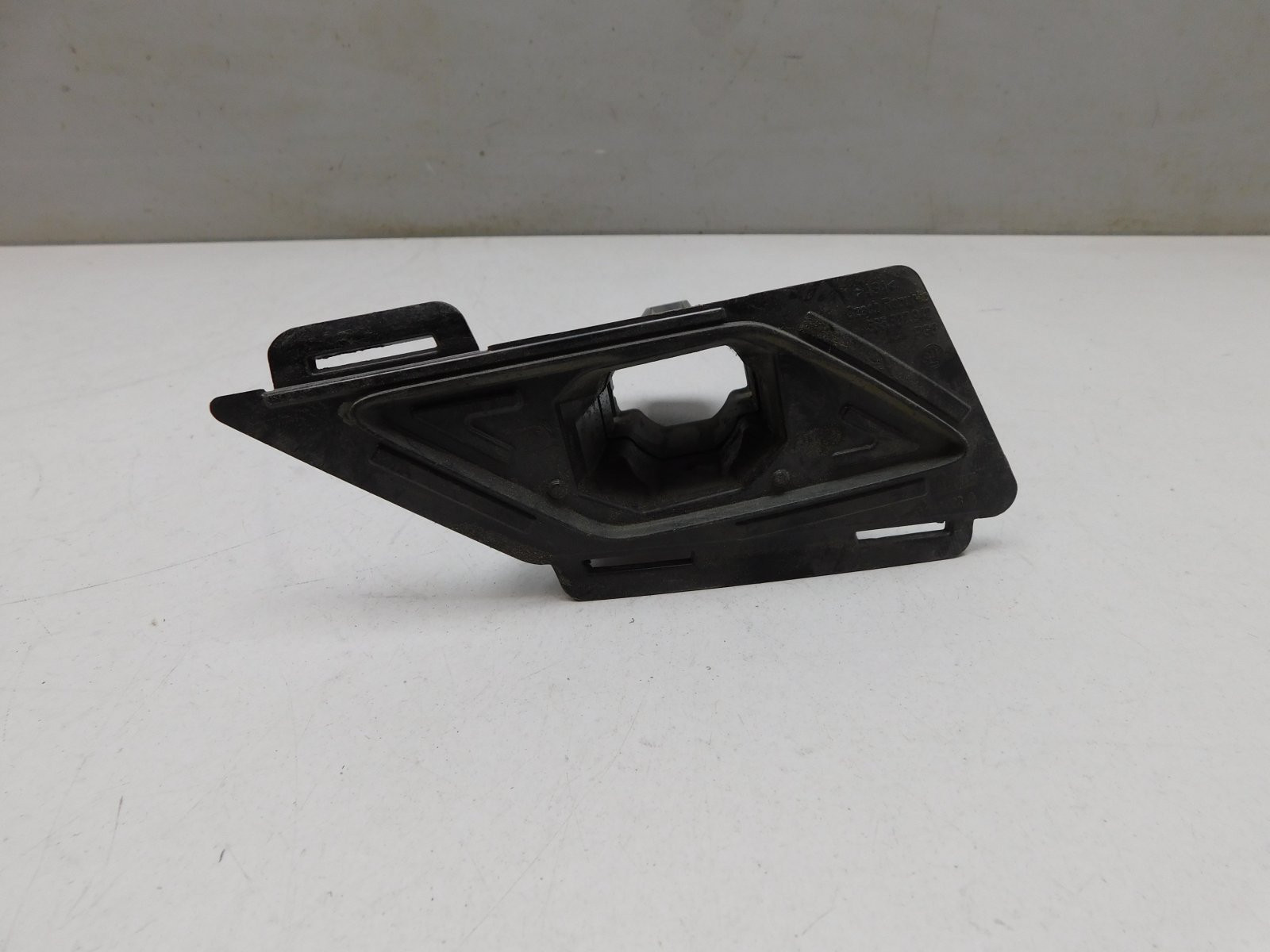 Кронштейн форсунки омывателя фар Skoda Kodiaq 2017>