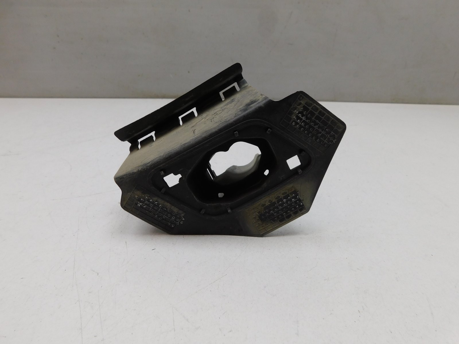 Кронштейн форсунки омывателя фар Volkswagen Tiguan 2007-2017