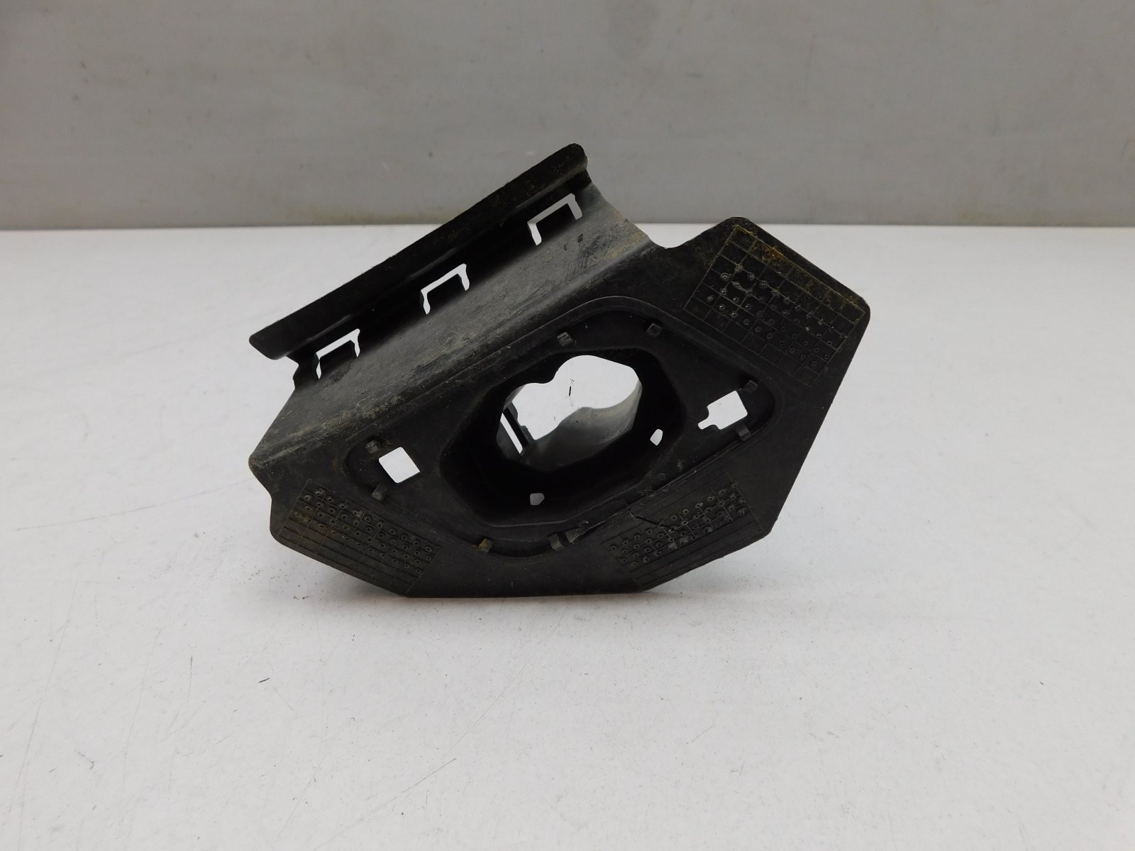 Кронштейн форсунки омывателя фар Volkswagen Tiguan 2007-2017