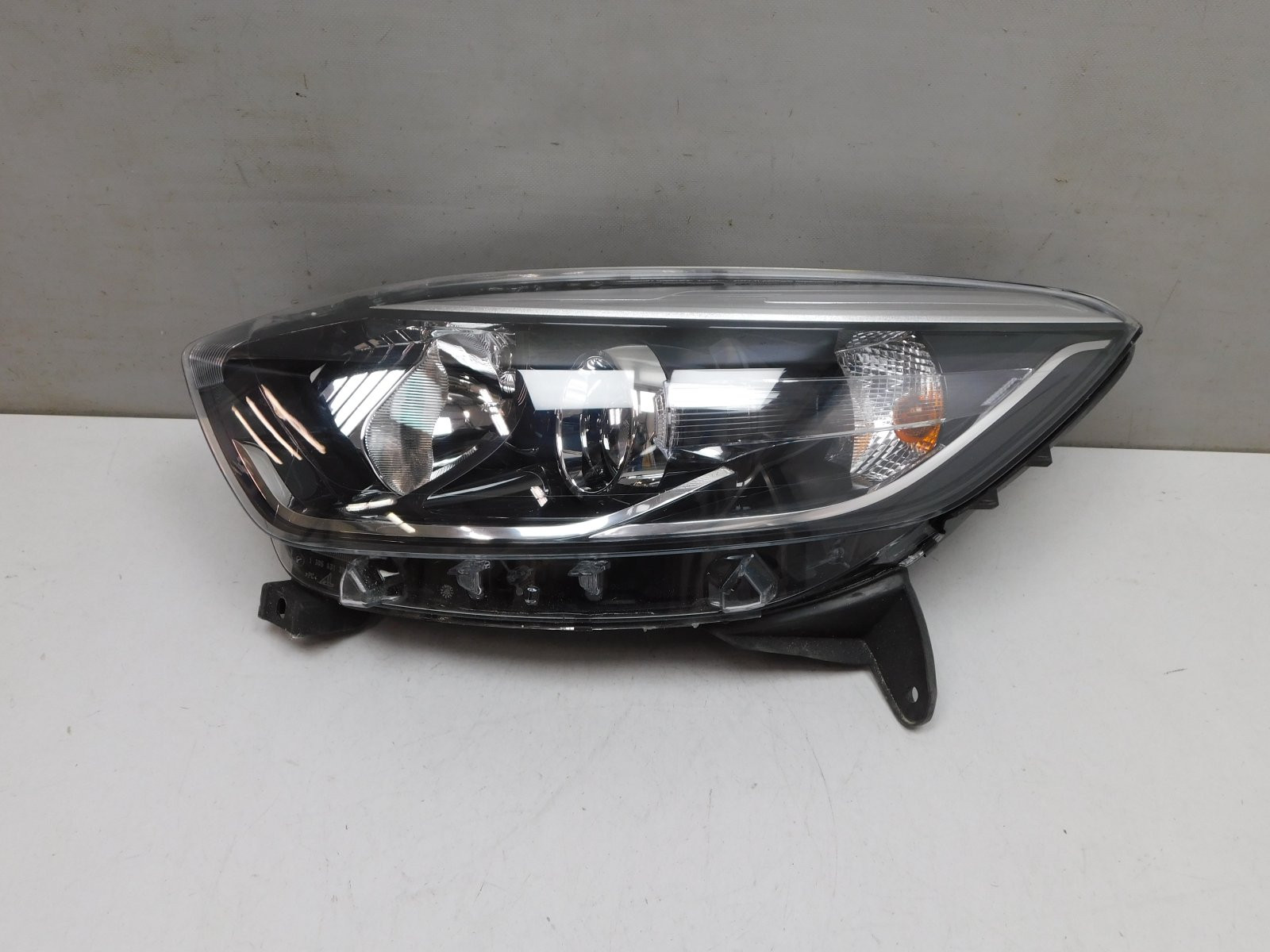 Фара левая Renault Kaptur 2016>