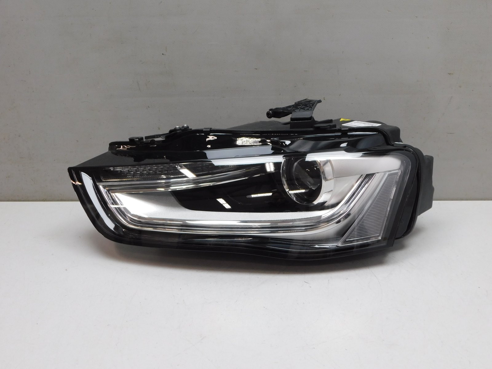 Фара левая Audi A4 [B8] 2007-2015