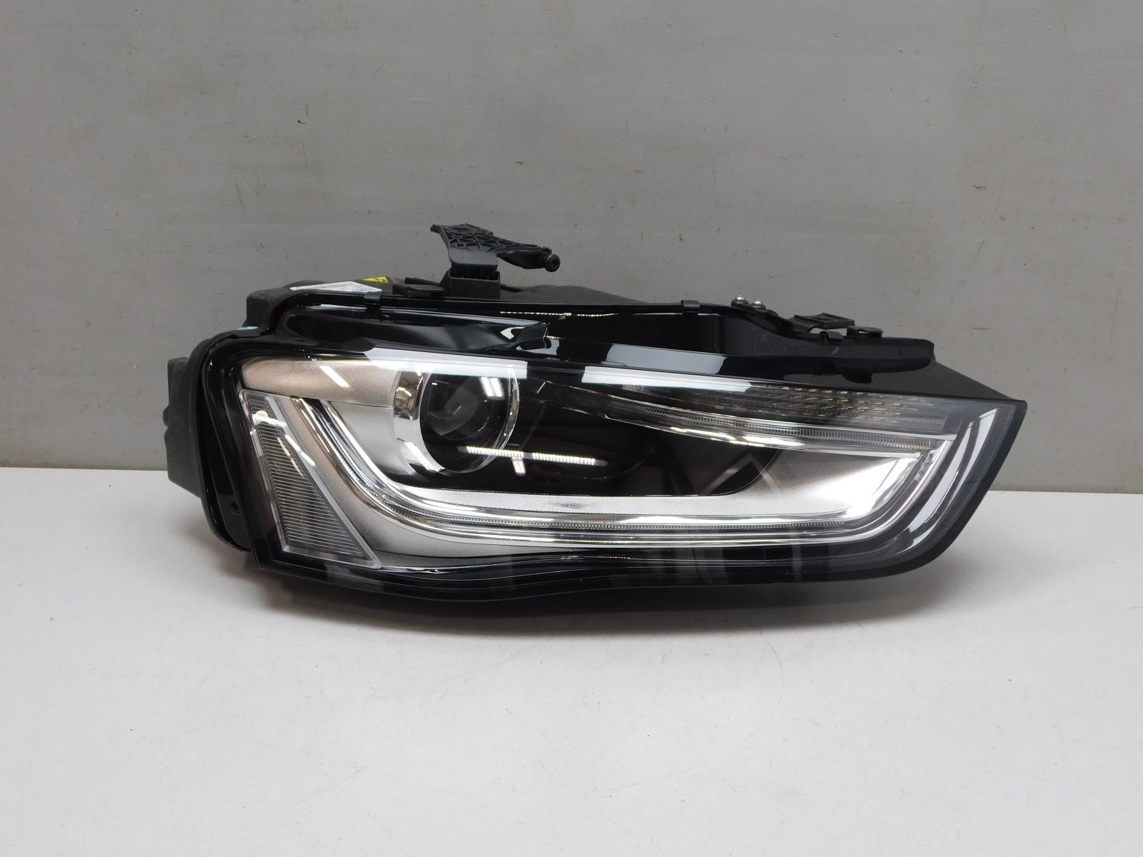 Фара правая Audi A4 [B8] 2007-2015